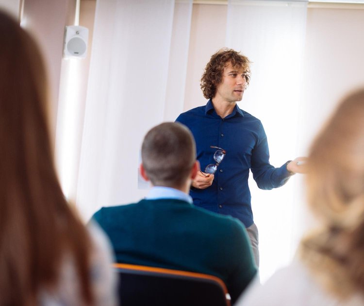 How To Improve Public Speaking Skills: Your Expert Guide