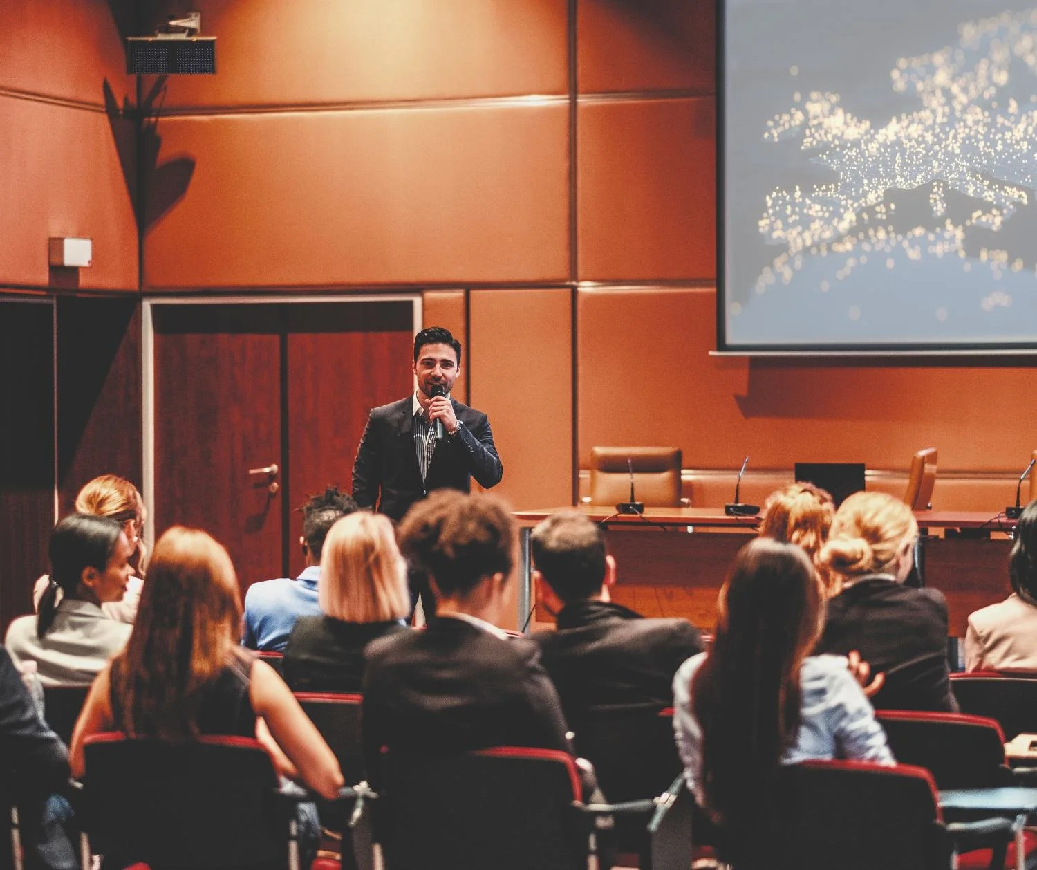 Key Benefits of Storytelling in Public Speaking