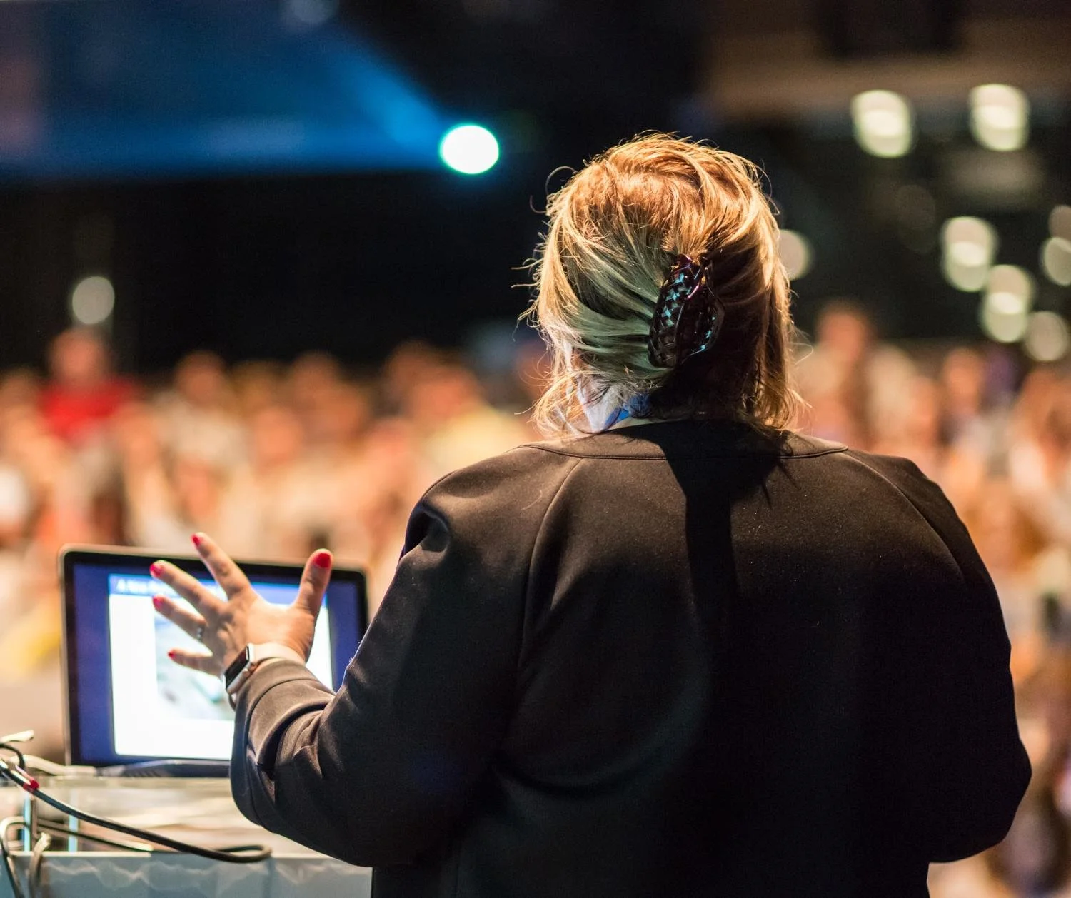 How Seasoned Speakers Overcome Stage Fright