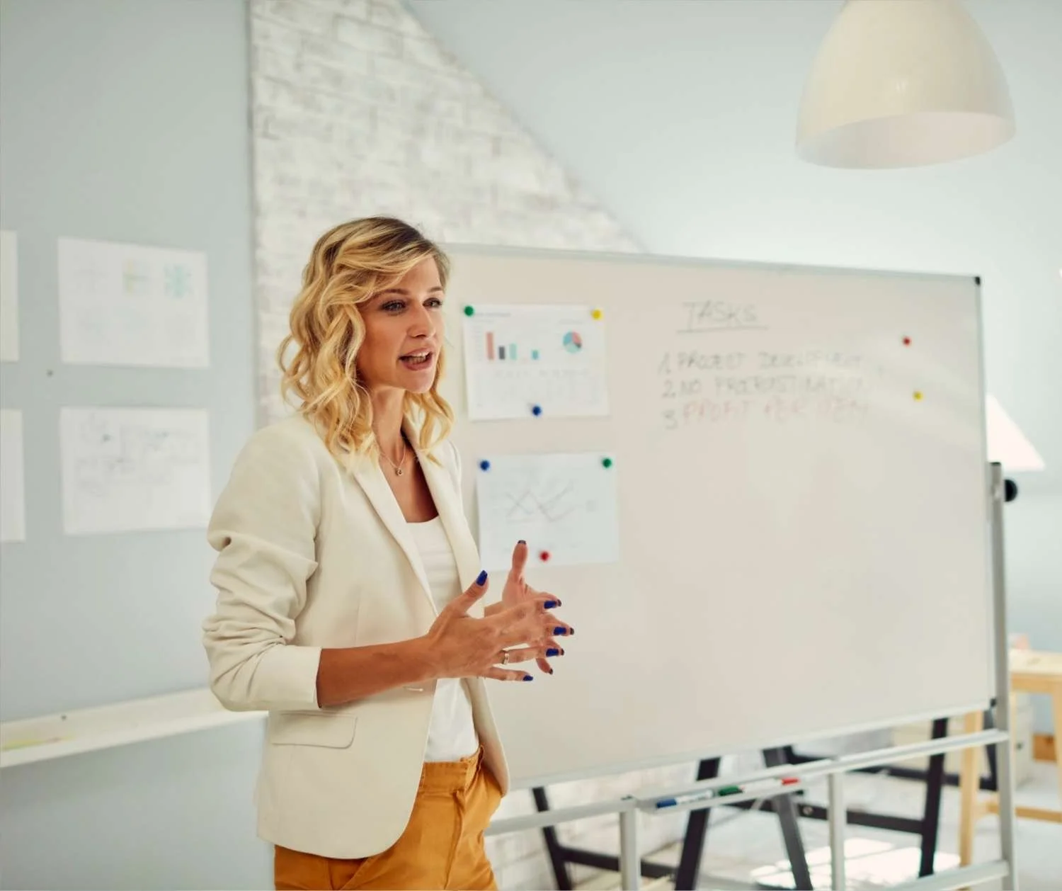 How to Improve Vocal Tone for Public Speaking and Presenting