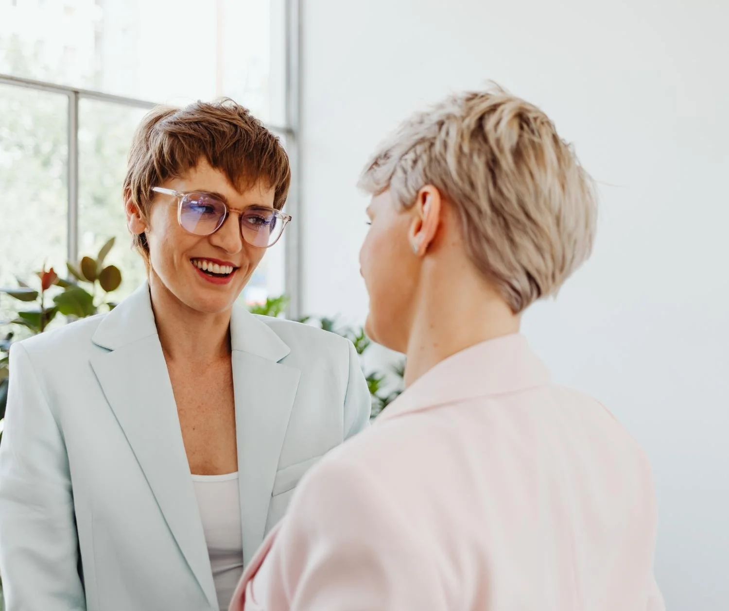 Building Comfort with Eye Contact in Communication