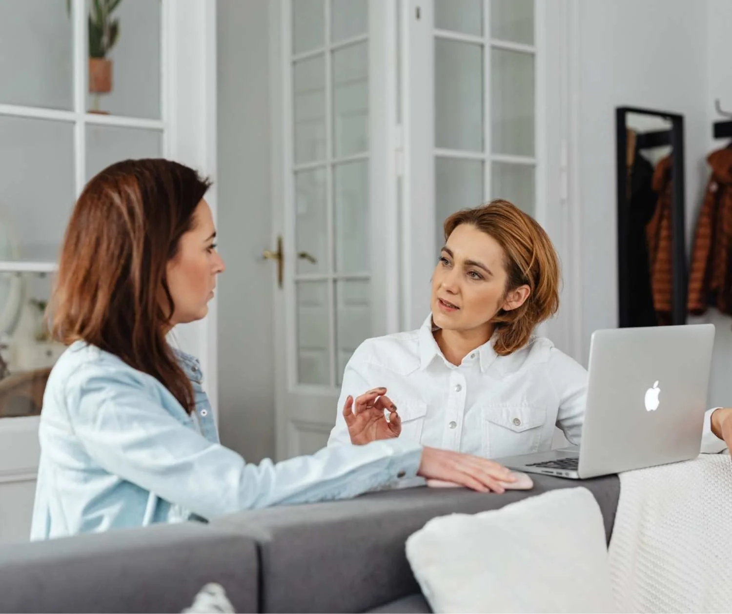 How One-on-One Coaching Compares to Toastmasters
