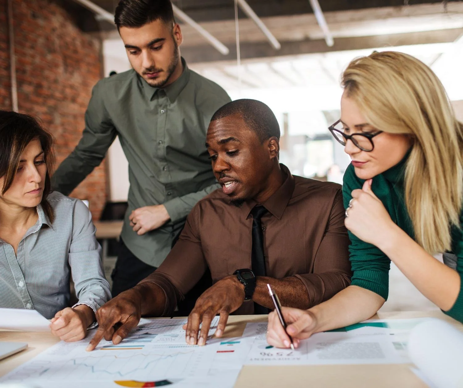 7 Types of Training to Improve Communication Skills in the Workplace