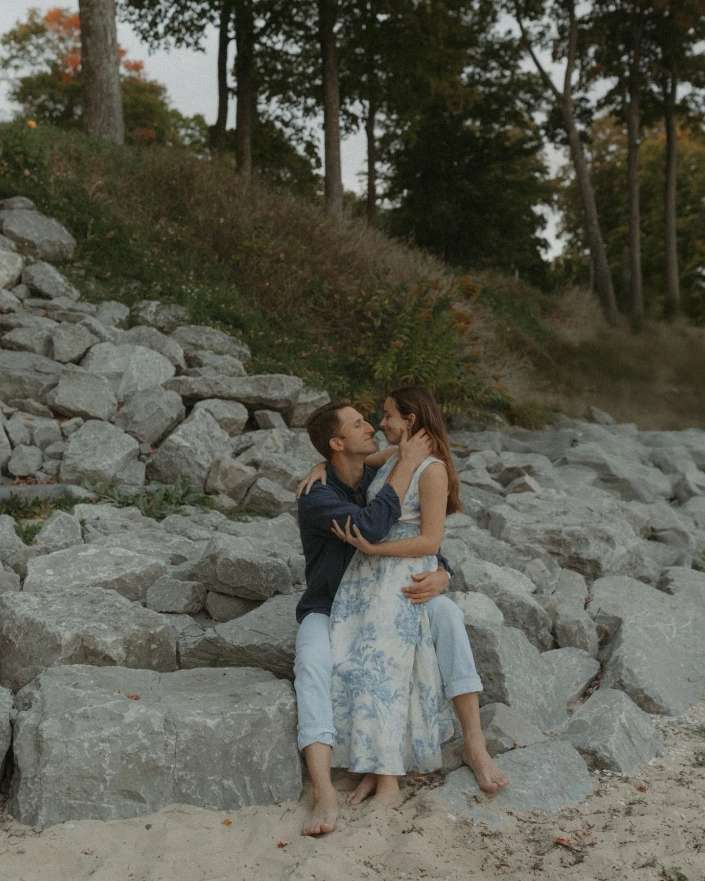 Blue hour on the bay 💙

#traversecityengagementphotographer #suttonsbay #northernmichigan #traversecityweddingphotographer #northernmichiganweddingphotographer