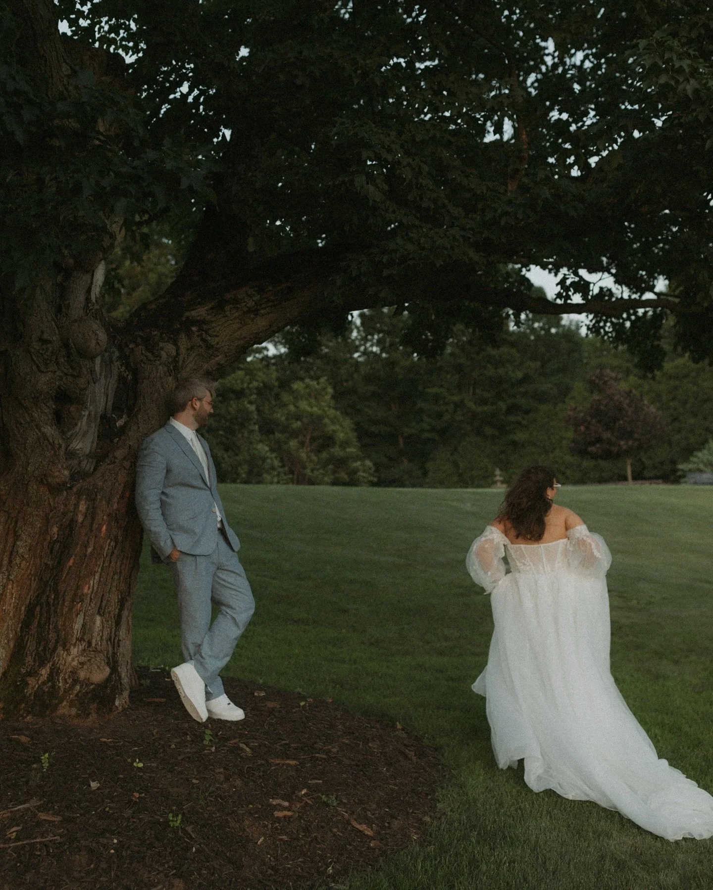 Caitlin + Tristan ✨

Venue @eventsatfelt 
Coordinator @sweetpeaweddingsandevents 
Video @coastlinestudios 
DJ @completewedo 
Catering @kangarookitchengr 
Desserts @dreamscape.desserts 
Dance Floor @alpineeventsmi 
Linens @specialoccasionsmi 
Hair + M