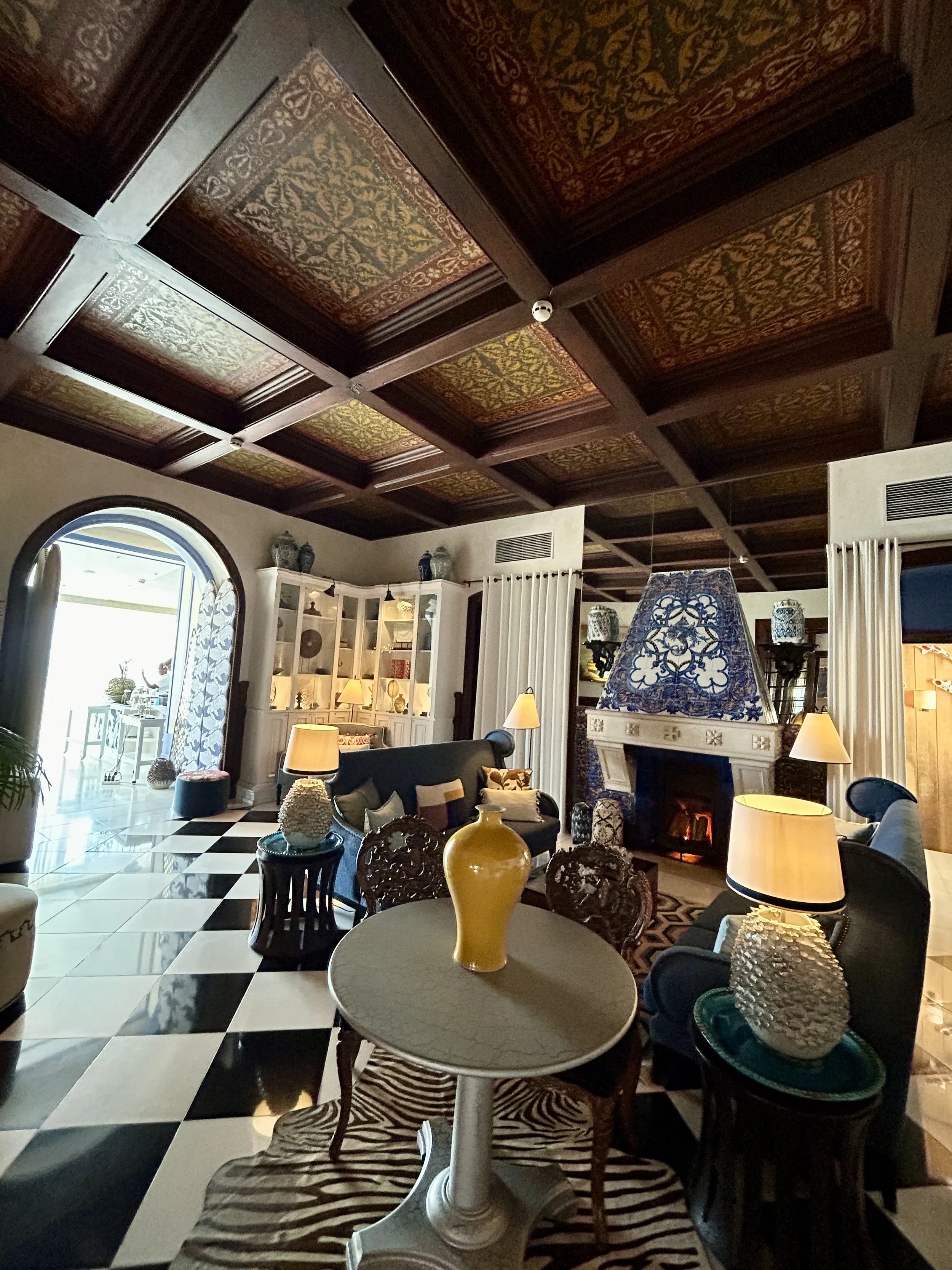 AMEX Fine Hotels &amp; Resorts vs Travel Advisor: What’s Better?