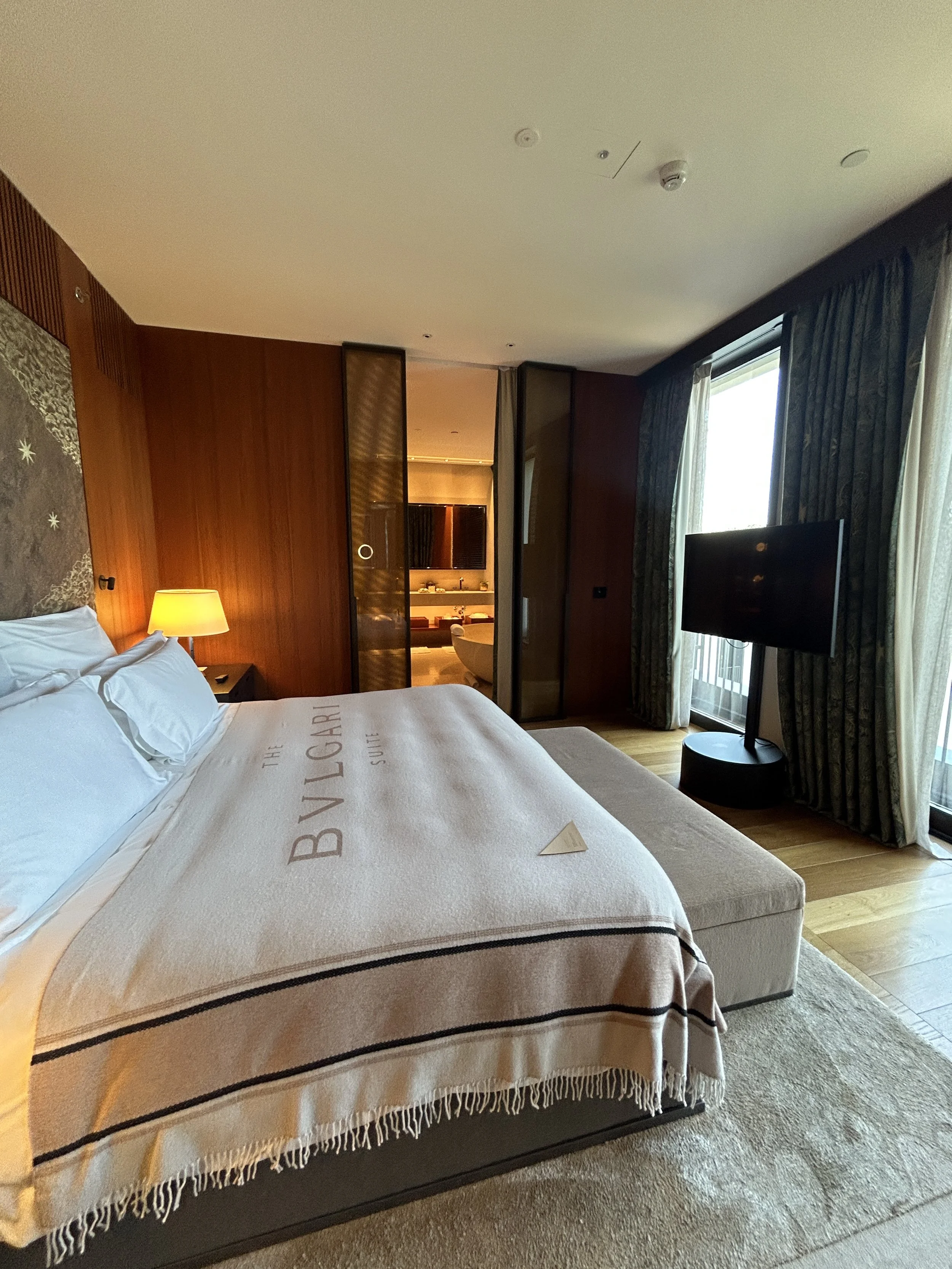 Booking Direct vs Travel Advisor: What Hotels Prefer