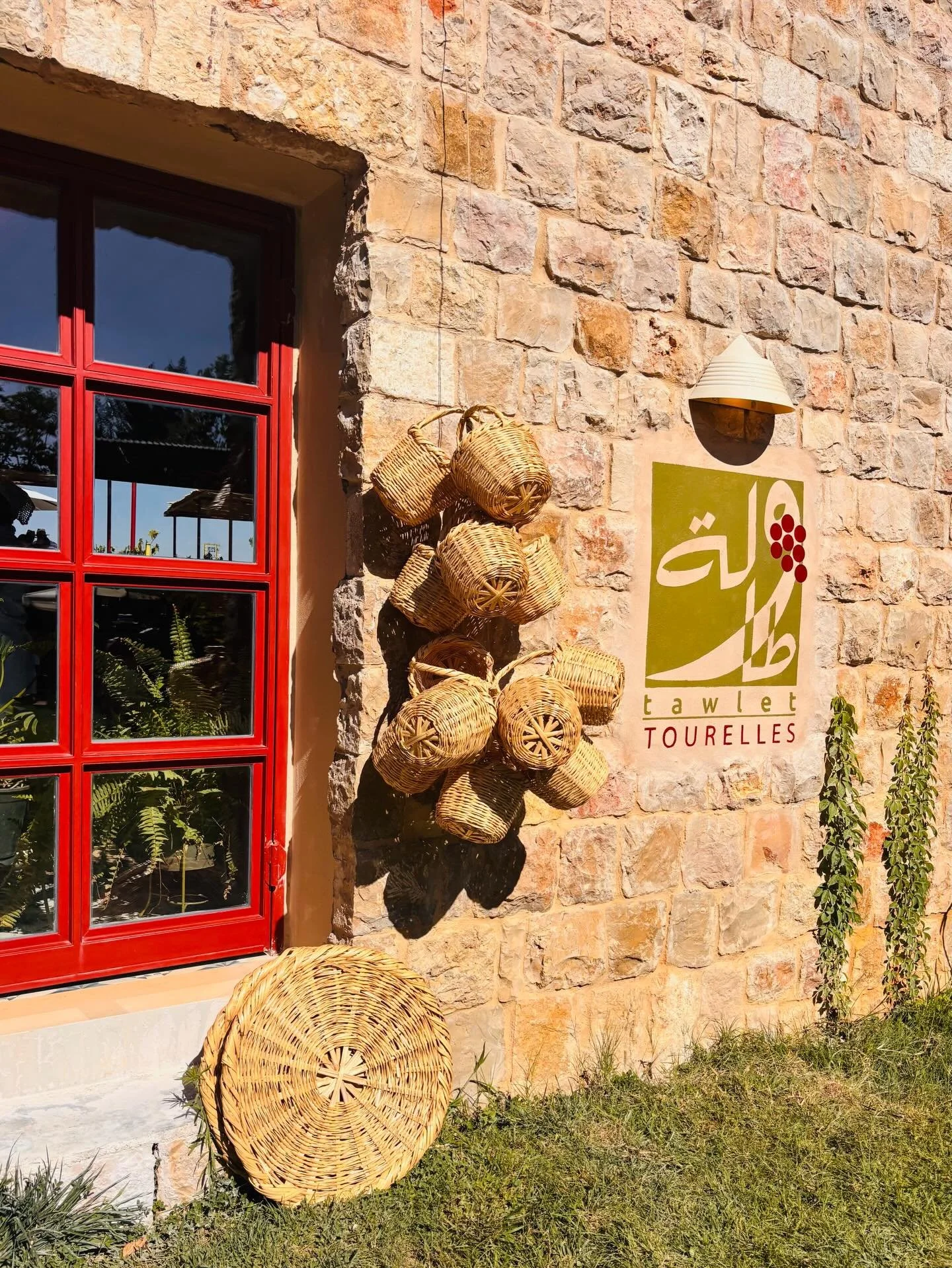 In September, in the Bekaa Valley, two of my favorite Lebanese institutions built their philosophies into a table you could sit at and the result was pure poetry. 

@soukeltayeb has always been about supporting small-scale farmers, producers, and coo