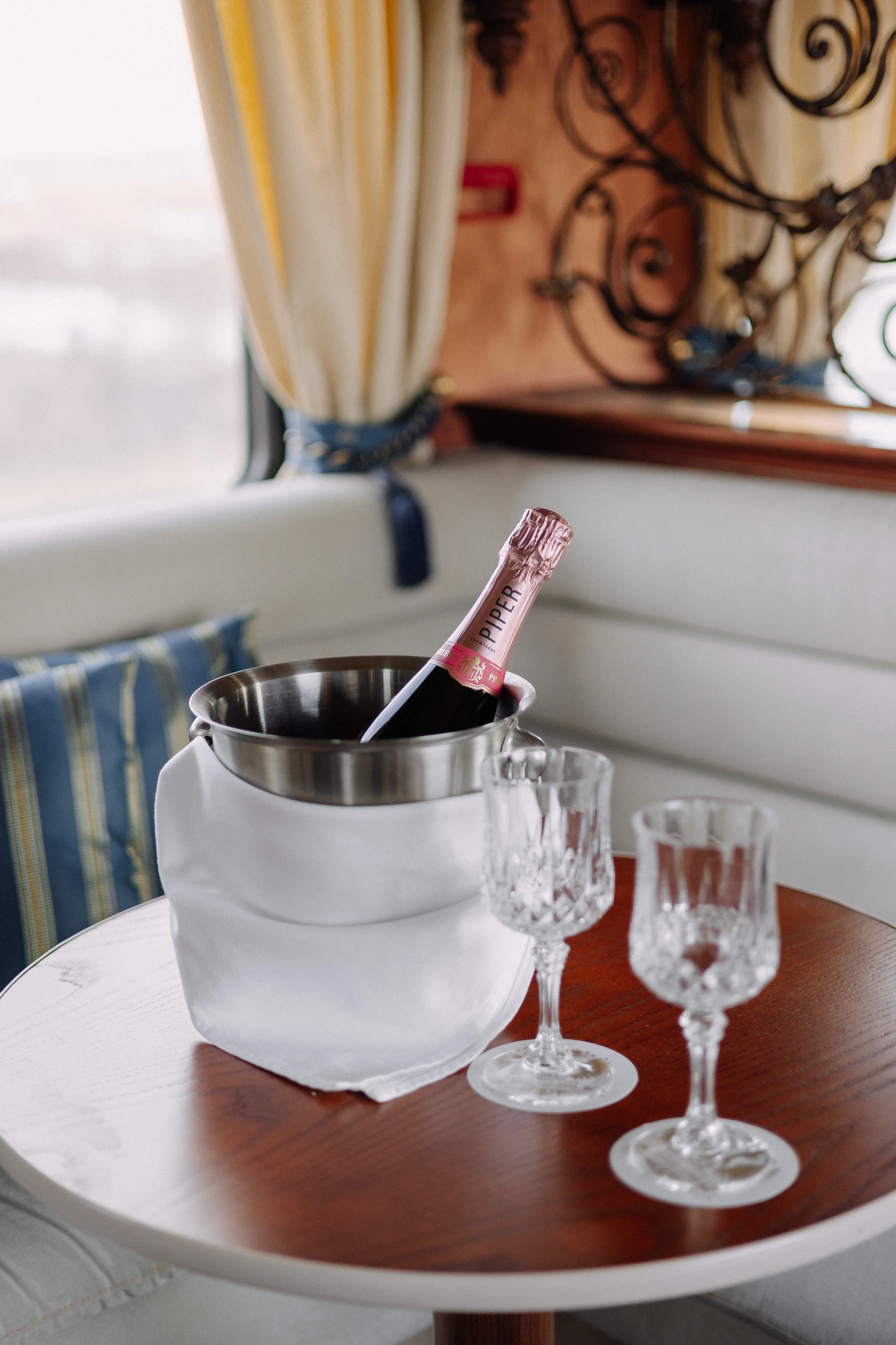 champagne.jpg