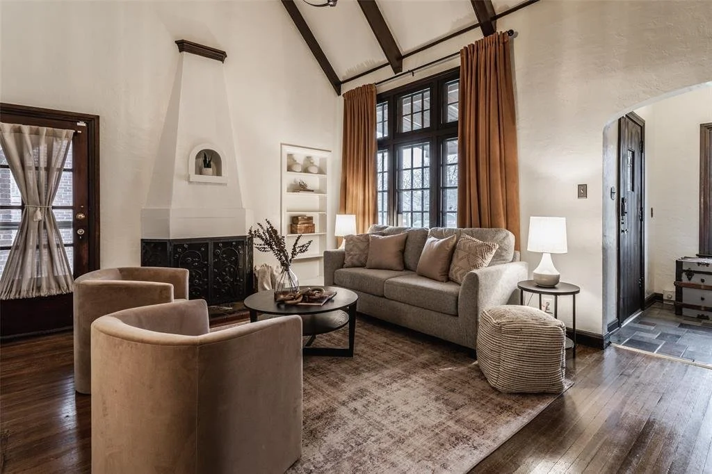 Koti Design Co home staging and short term rental styling and design. Indianapolis, Indiana