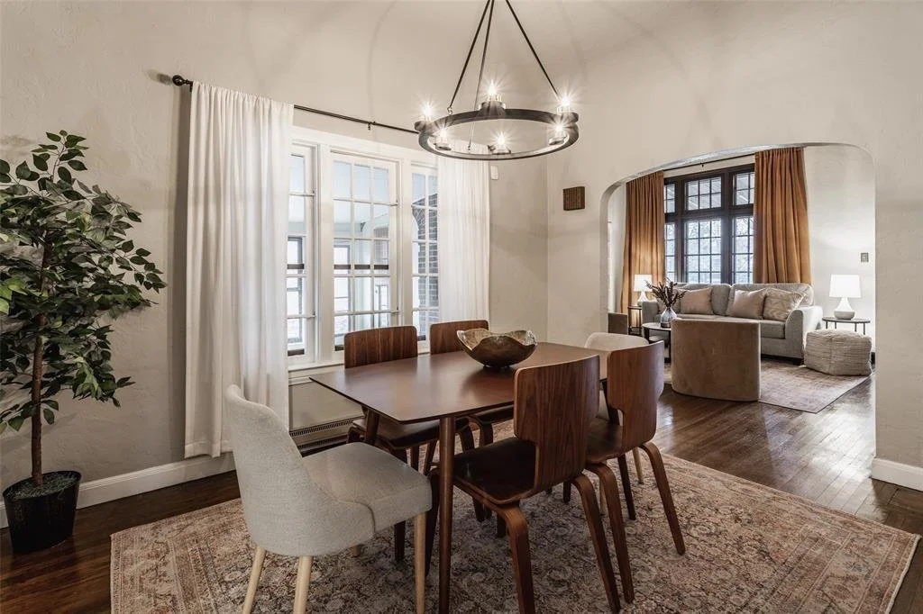 Koti Design Co home staging and short term rental styling and design. Indianapolis, Indiana