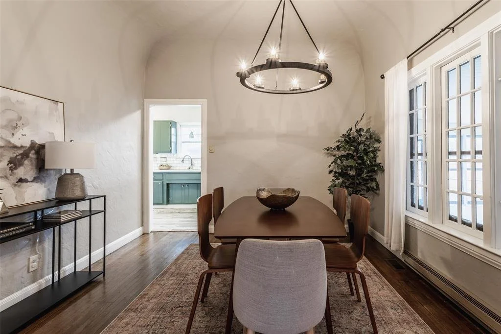 Koti Design Co home staging and short term rental styling and design. Indianapolis, Indiana