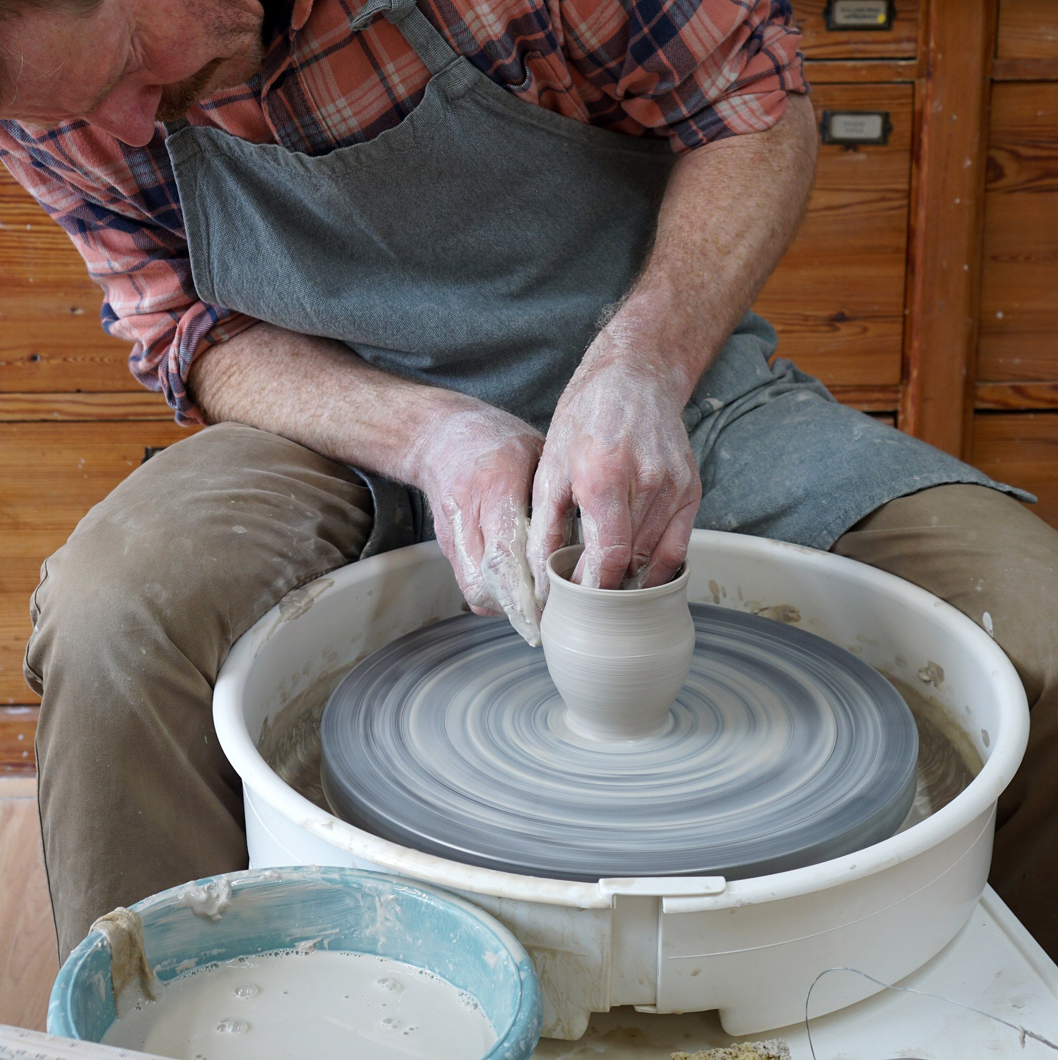 Clayers_Collective_Keramikkurse-Feel-the-Wheel_Berlin_Sharman_2.jpg