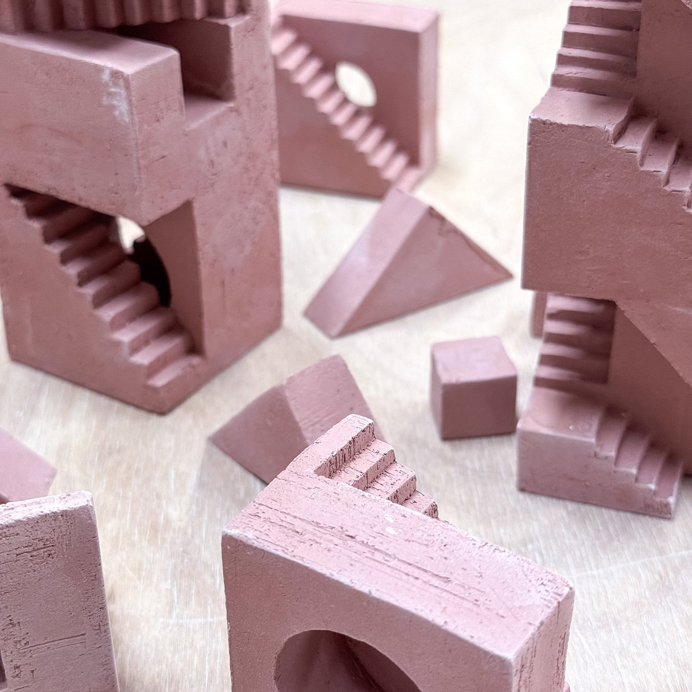 Clayers_Collective_Keramikkurse_Berlin-Ceramic_Sculpture_Sandra-Nielen-Staircases_4.jpg