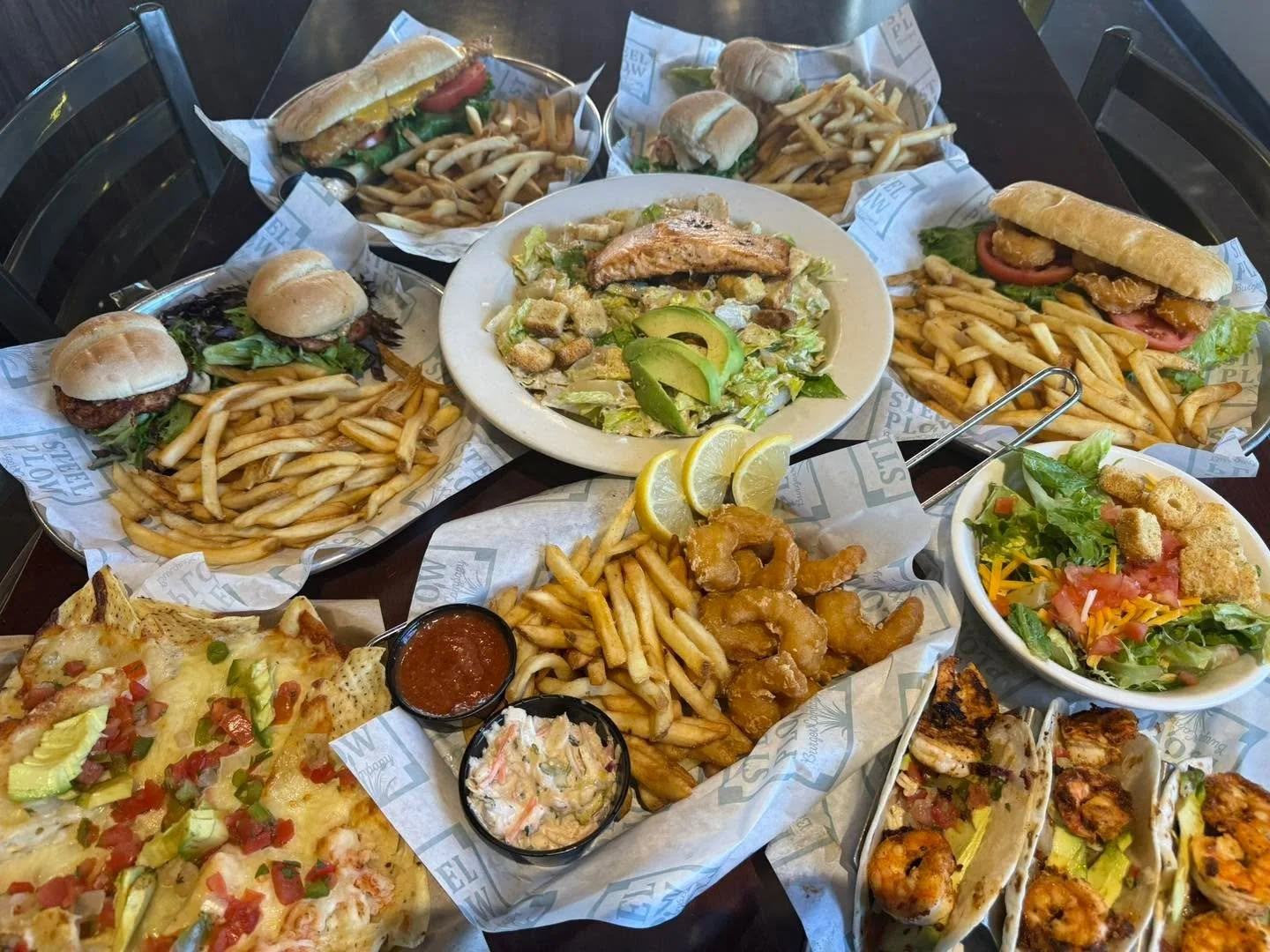 Get your Lenten favorites starting TODAY at Steel Plow! 🍤🦞

🦞 Lobster Nachos &ndash; Fresh-cut tortilla chips, queso, lobster, melty Monterey Jack, pico &amp; avocado.

🥗 Salmon Caesar Salad &ndash; Crisp romaine, parmesan croutons, creamy Caesar