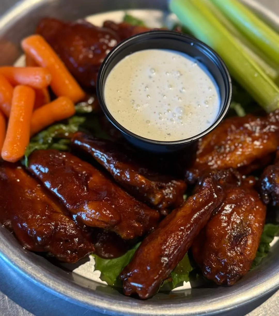 Come try our Jumbo Wings- a full pound of applewood-smoked wings served with your choice of BBQ, Hot, Garlic Parmesan, or Honey Sriracha.

Basically balanced. Definitely delicious. 🍗🔥