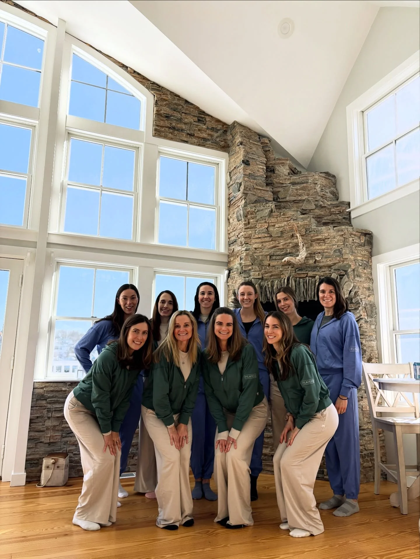 The RX does the holidays ✨🎄🎅🏼🎁🌊

Being by the ocean in the dead of winter is so underrated ❄️ 🛥️&hellip; we had the best day celebrating this incredible team, from some healthy wreath making competition between the @pilates_rx and @the_runrx , 