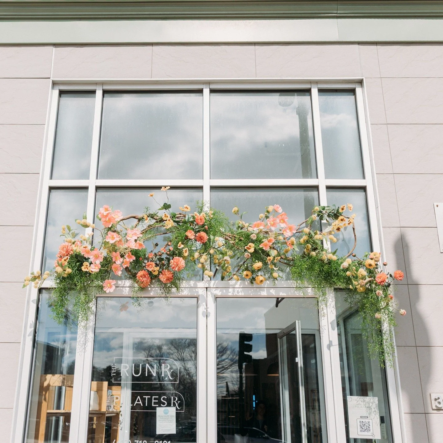 Still not over this Saturday 🤍

A room full of smart, passionate humans, across medicine, PT, fitness, nutrition, mental health + coaching -all in one place, on a weekend (!!). This is what collaboration looks like, with others who are changing heal