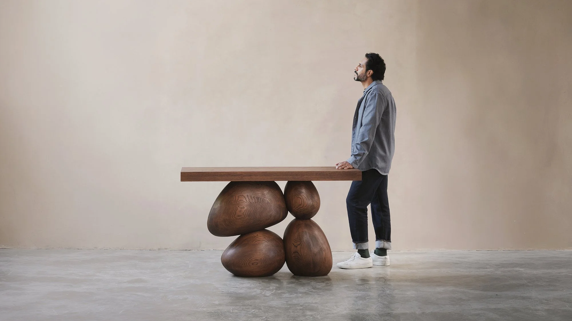 CONSOLE TABLES — ELEFANTE