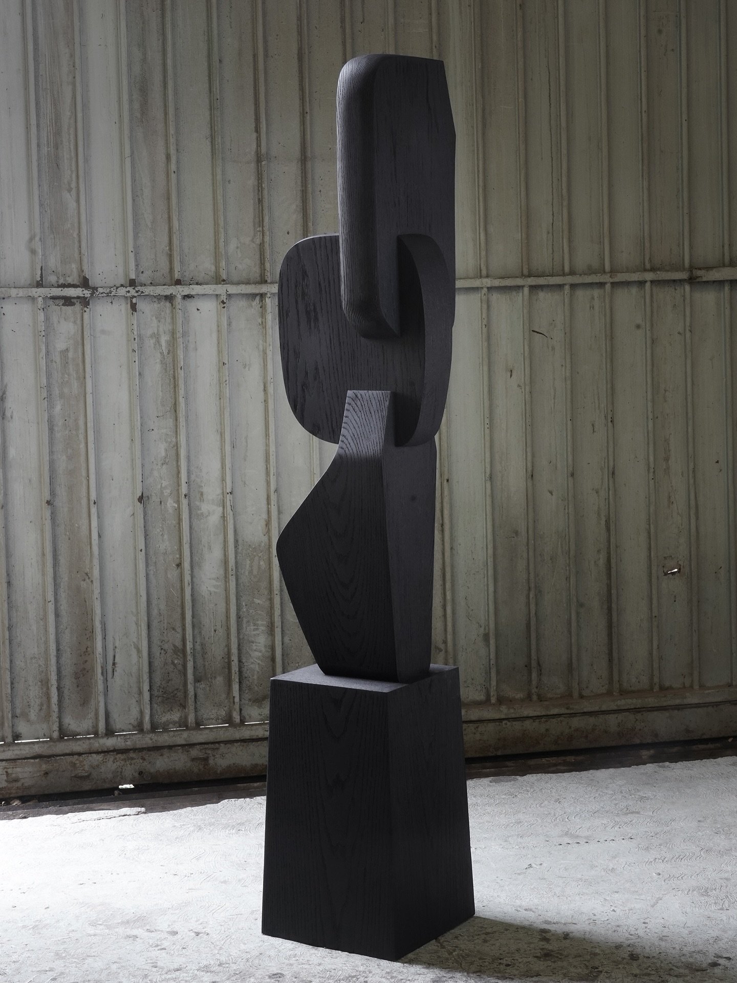 Noguchi&rsquo;s influence in the Unseen Force Collection is evident in the integration of nature and abstraction. The flowing lines and organic shapes of our sculptures evoke a sense of harmony, connecting the viewer to the natural world.

&mdash;
Fo