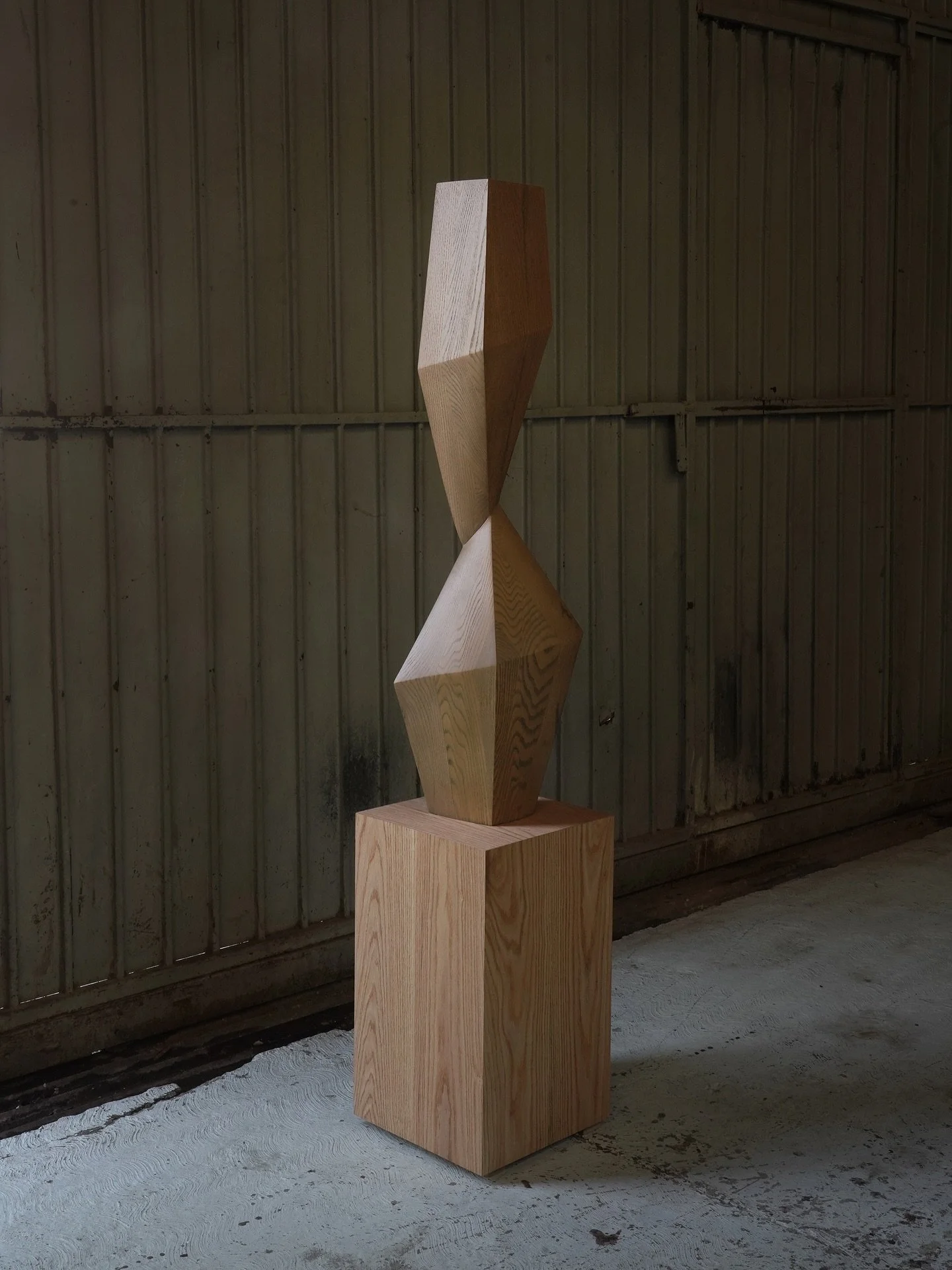 Noguchi&rsquo;s approach to integrating nature and abstraction influences our Unseen Force sculptures. The organic shapes and dark-tinted wood create a harmonious balance, inviting viewers to experience the tranquility and elegance of nature.

&mdash