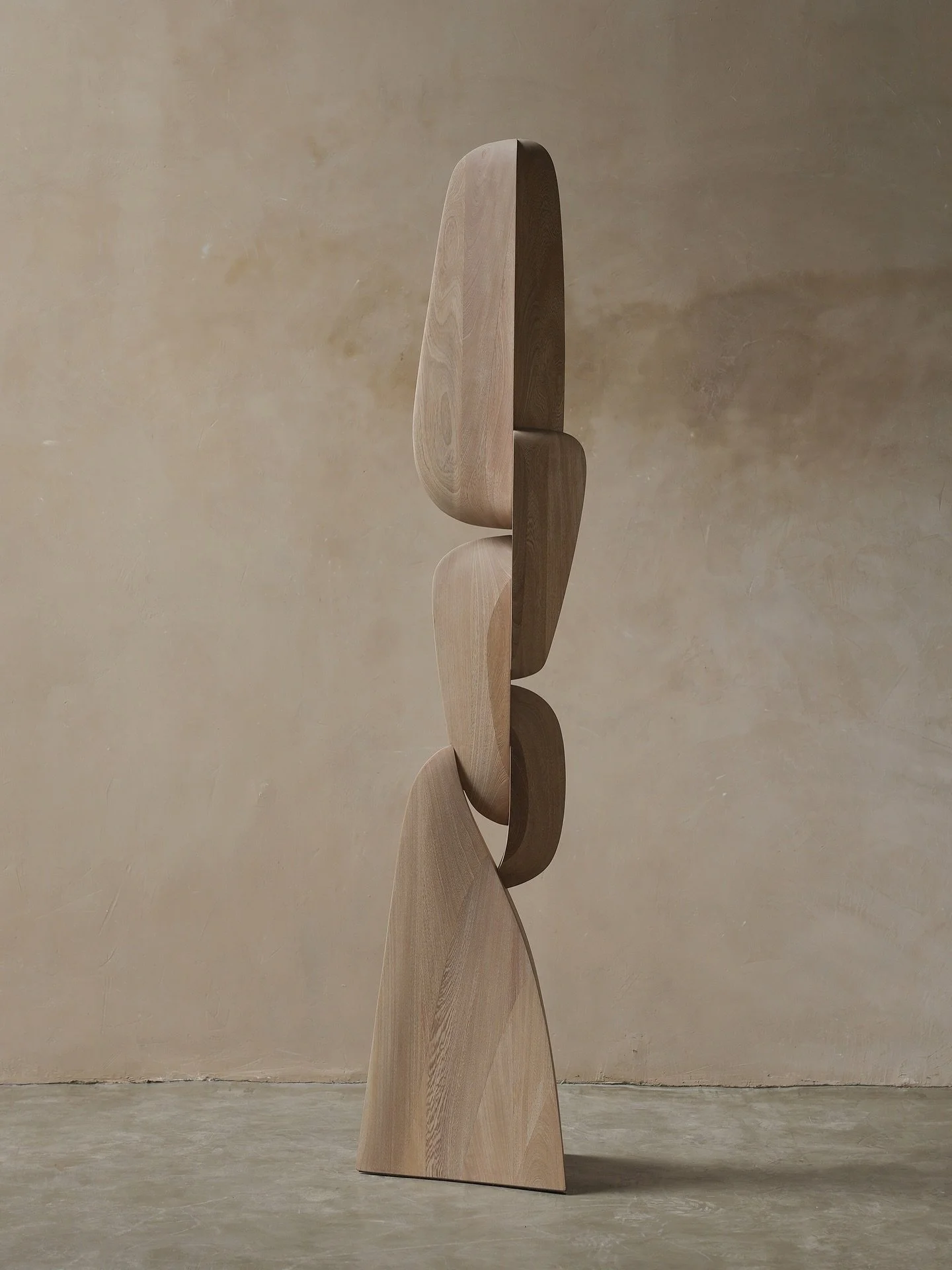 The free-standing design of the Still Stand sculptures allows them to be placed anywhere, making them versatile additions to any space. Their presence transforms the room, adding a touch of natural beauty.
&mdash;
For inquiries, contact sales@nono.mx