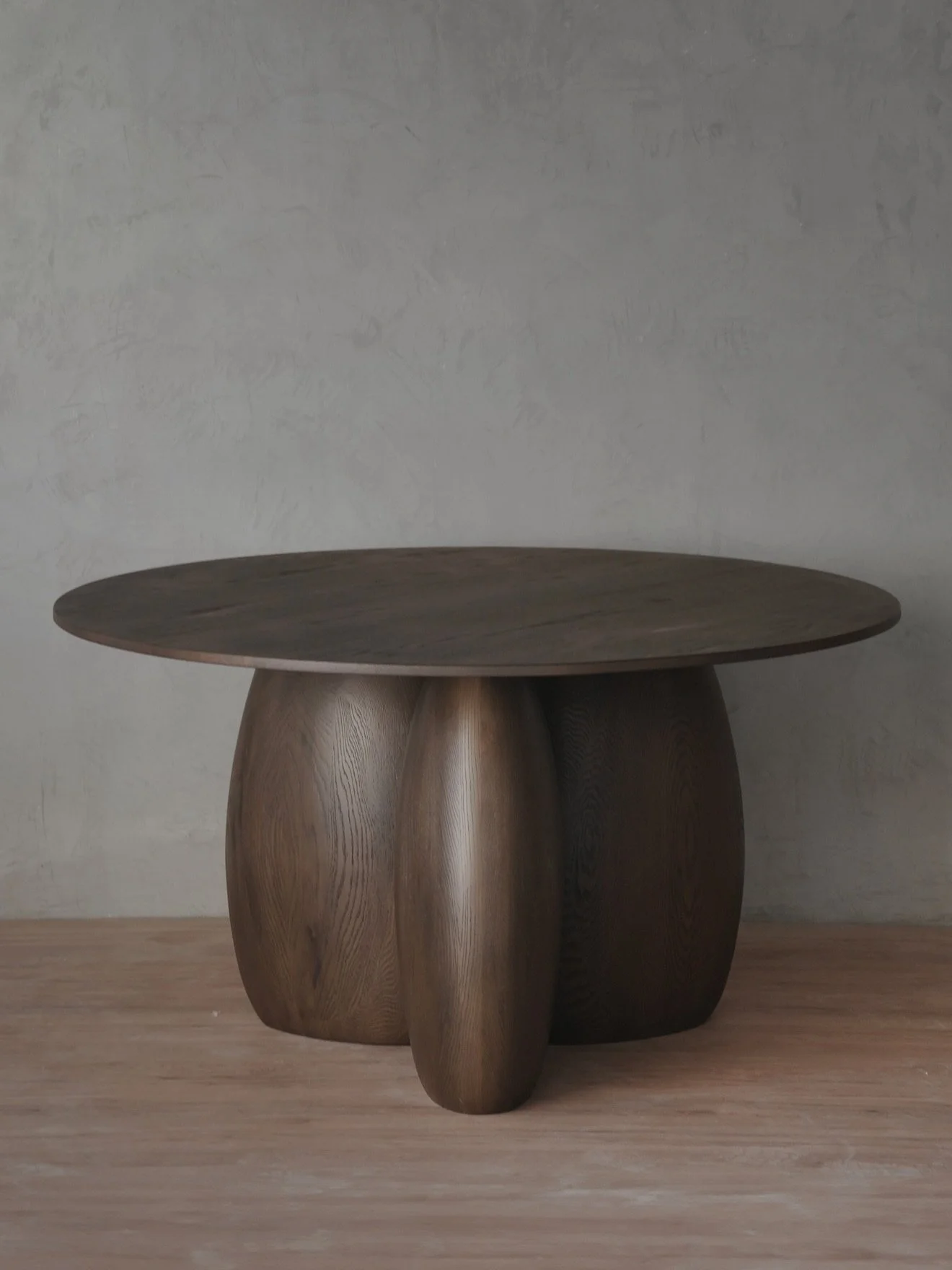 With the Scarpa Dining Table, we embraced Scarpa&rsquo;s love for materials. The solid wood structure provides a sturdy yet elegant foundation, making it a timeless piece for any dining room.

&mdash;
For inquiries, contact sales@nono.mx 

&mdash;
#N