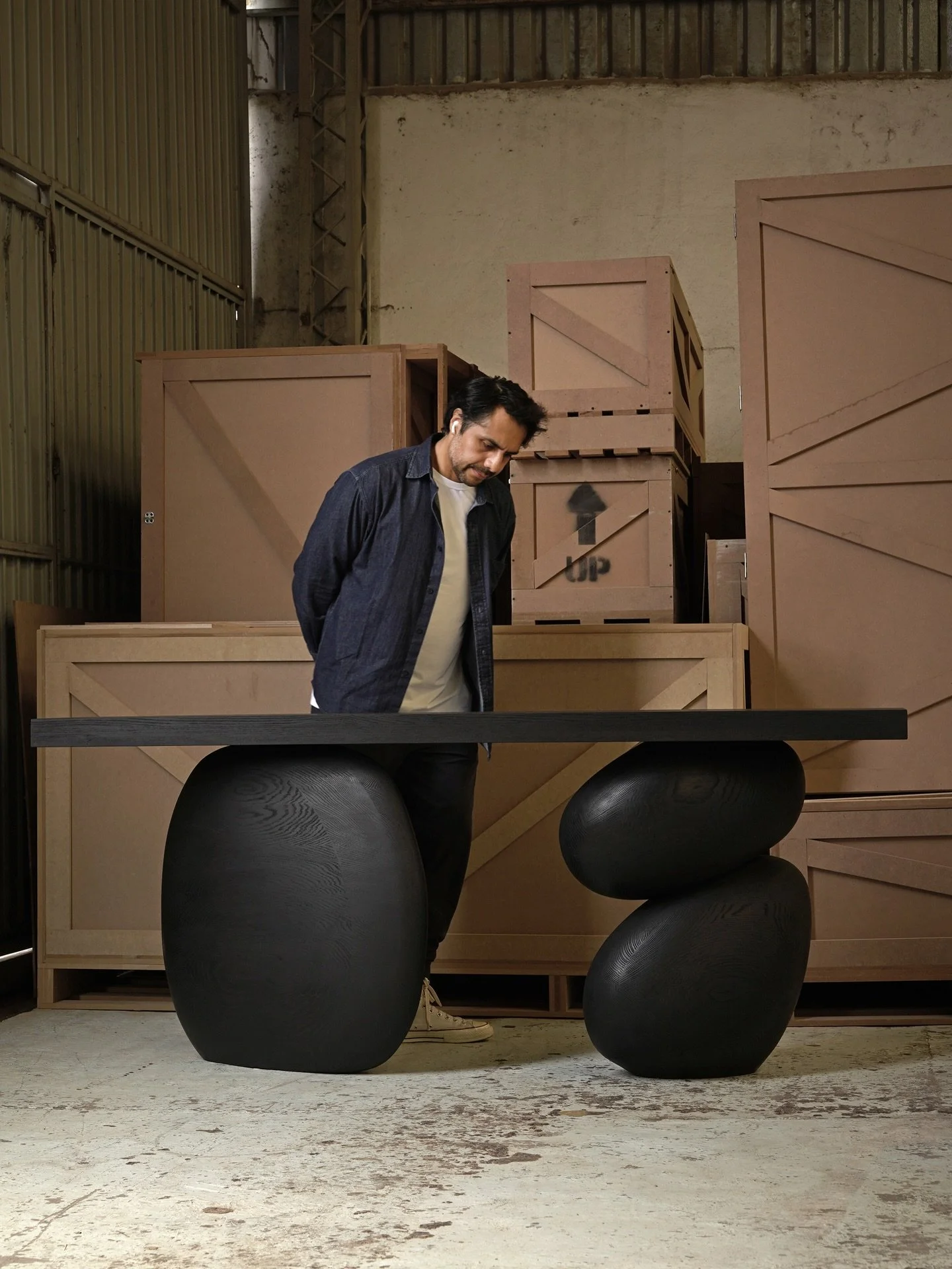 Joel Escalona works from physical reality. Hands meet material. Weight settles into space. Objects begin where life actually happens, not where images end.

Discover more on www.nono.mx

#NONOFurniture #furnituredesign #collectibledesign #JoelEscalon