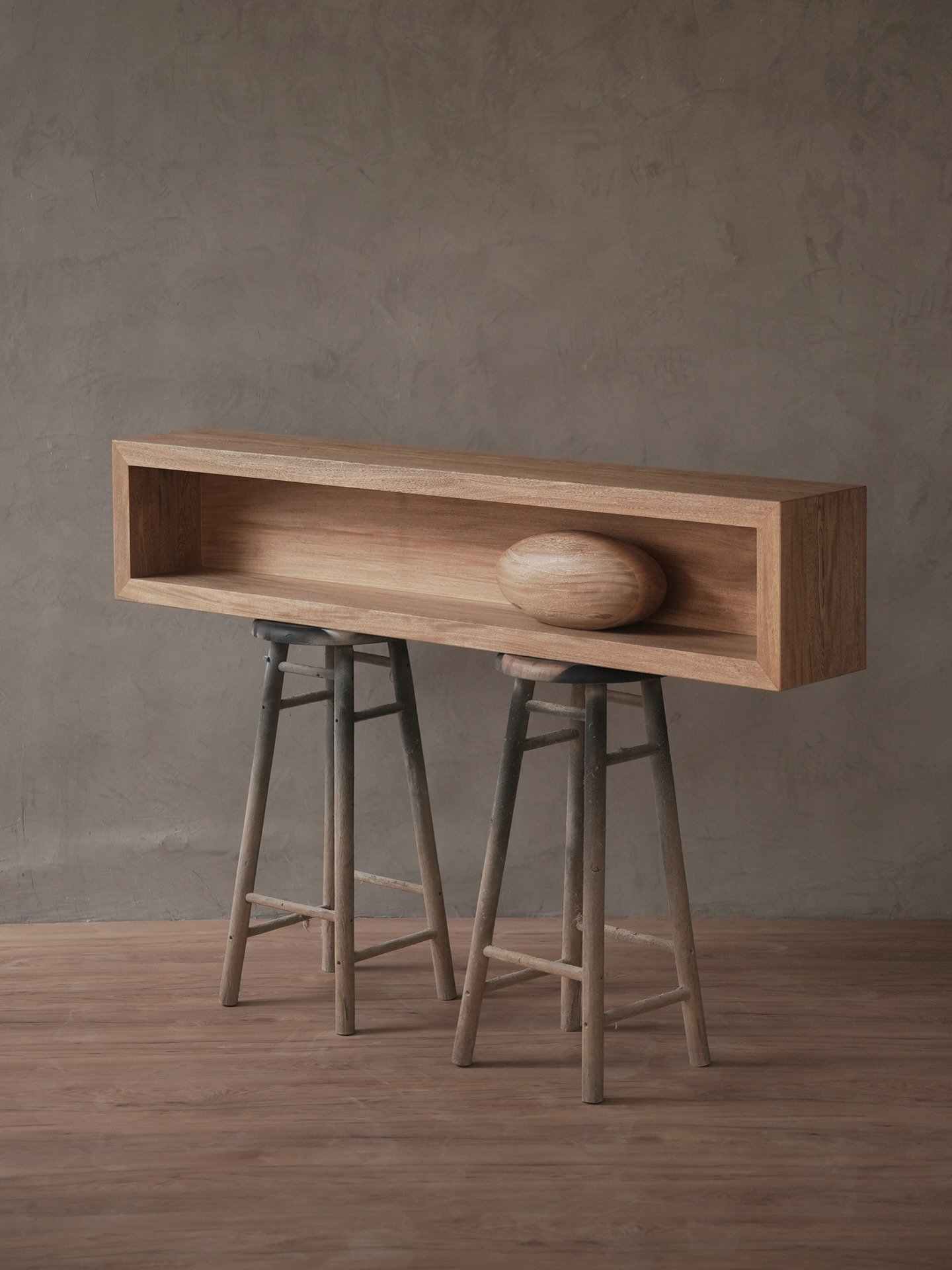 A wall shelf earns trust when it stays complete with nothing on it. The hand finds a smooth edge. The wood holds warmth. Light skims the surface and the wall feels calmer.

Get in touch at sales@nono.mx Discover more on www.nono.mx

#NONOFurniture #c