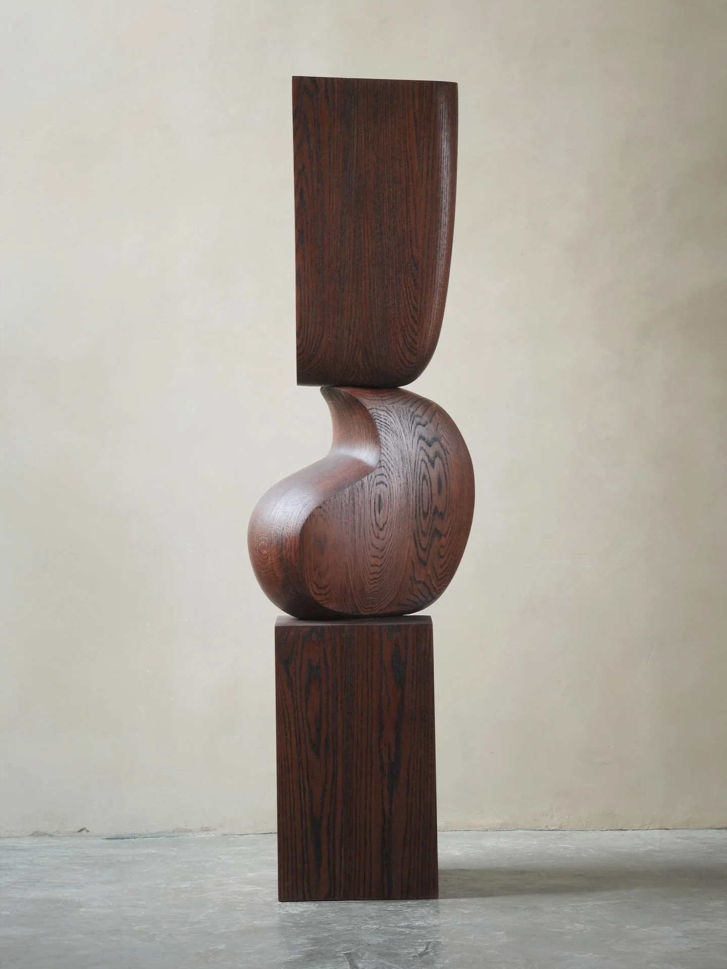 This sculpture carries weight without heaviness.

Discover more on www.nono.mx

#NONOFurniture #designfurniture #collectiblefurniture #JoelEscalona