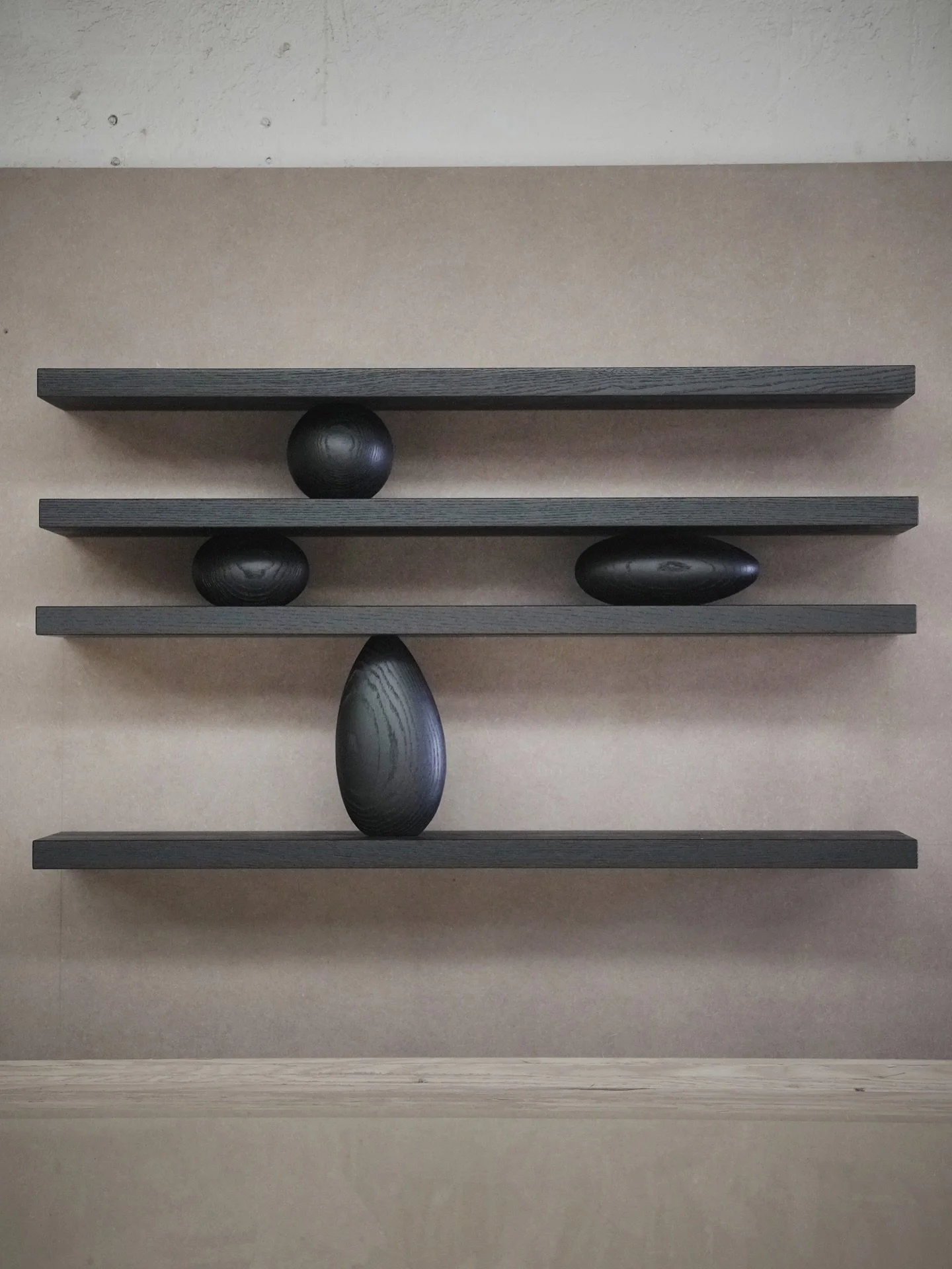 This wall shelf reads as a clean line until the light shifts.

Get in touch at sales@nono.mx Discover more on www.nono.mx

#NONOFurniture #architecturedesign #contemporarydesign #JoelEscalona