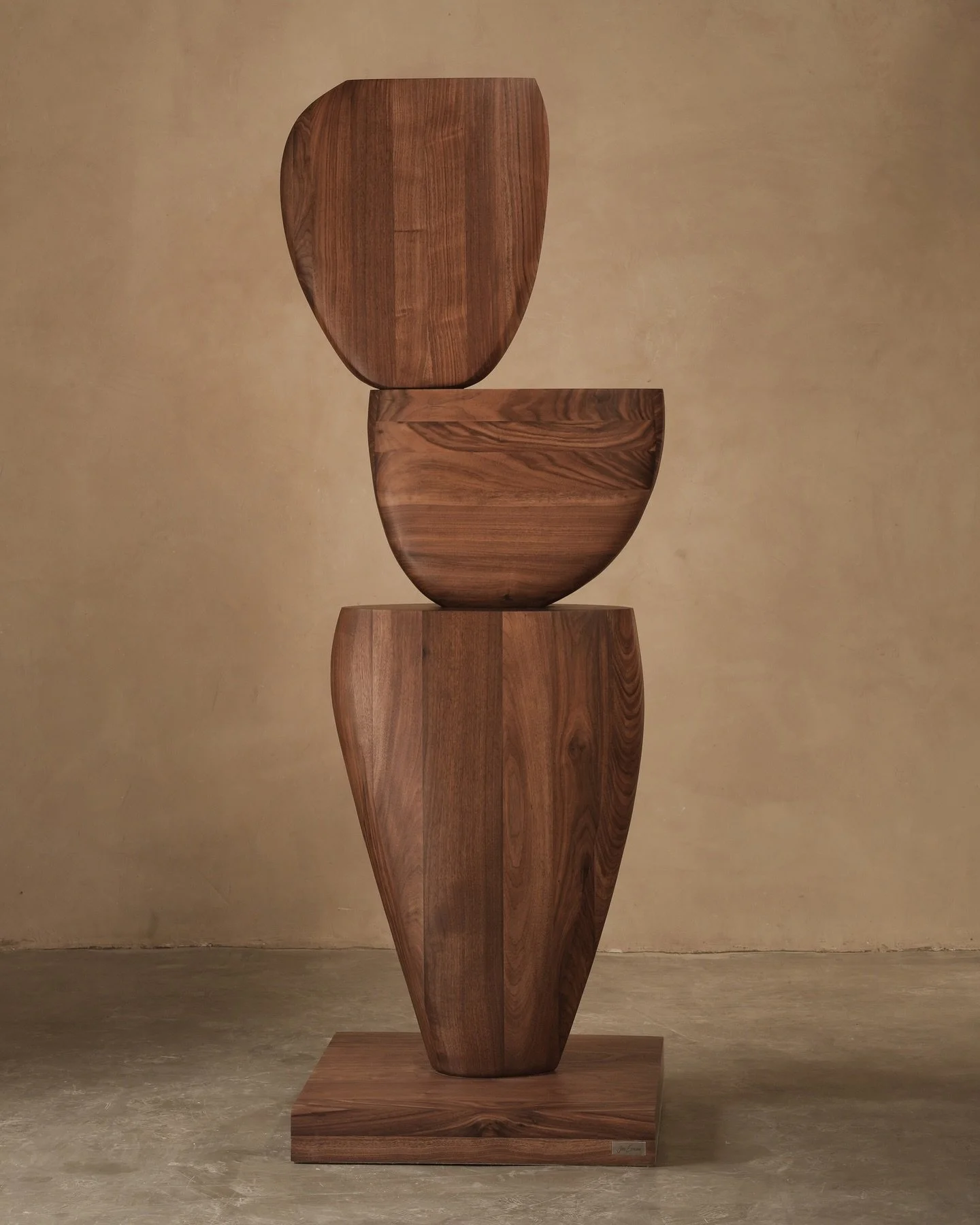 Built in solid wood, the LULL sculpture reveals how grain direction influences each curve and edge.

Made to order in Mexico City &mdash; www.nono.mx 
#JoelEscalona #furniture #sculpture #homedecor