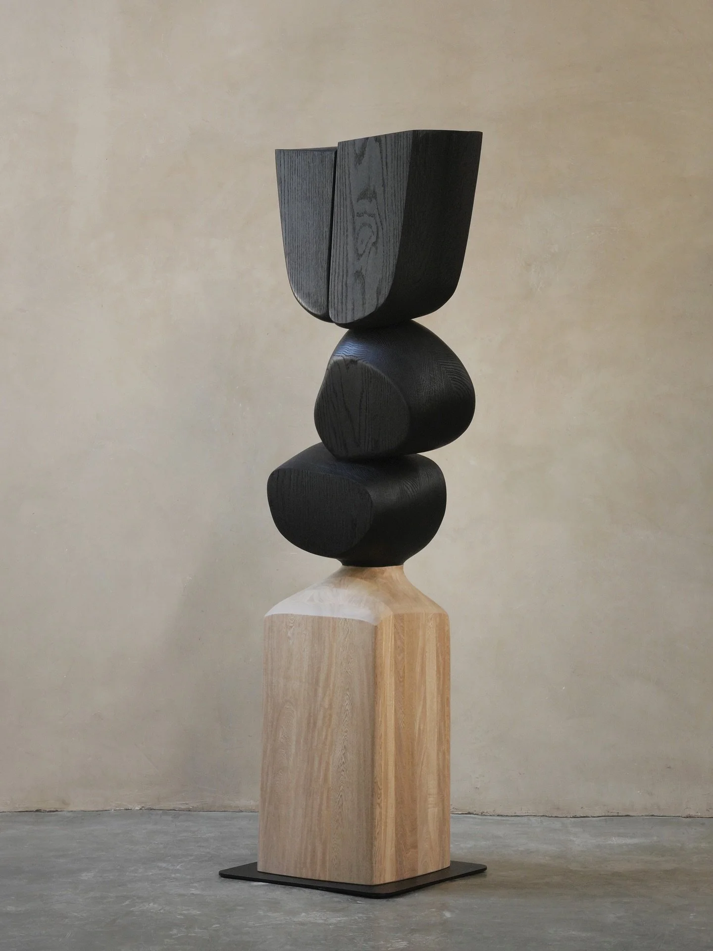 The LULL sculpture reflects cairn-like stacking, where each element feels placed in negotiation with gravity.

Where furniture becomes sculpture. www.nono.mx 
#nonofurniture #contemporaryfurniture #designcollector #madeinmexico