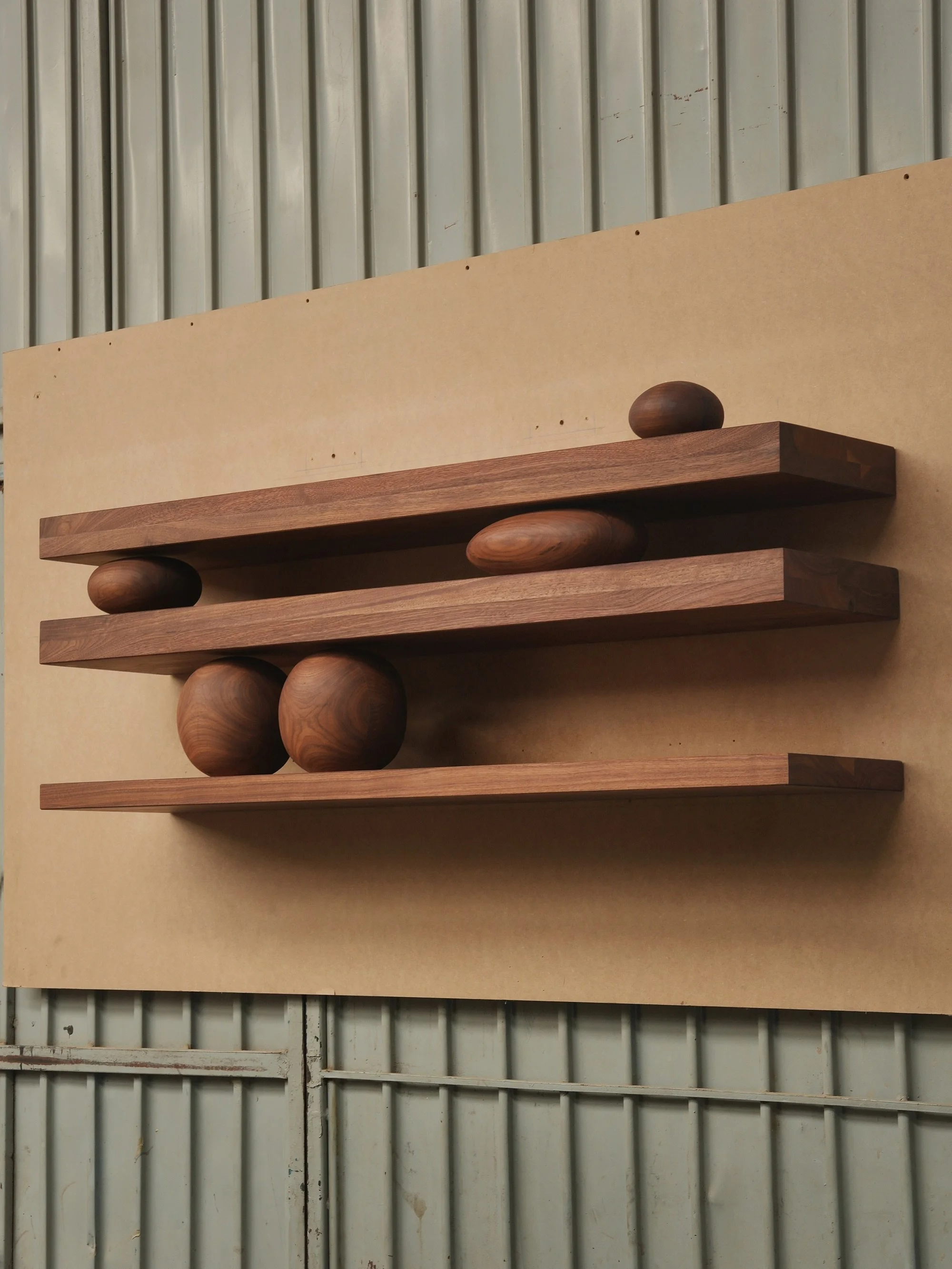 Sereno wall shelf pairs a carved wooden volume with made-to-order production that suits residential and hospitality specifications.

Custom sizes and finishes available. sales@nono.mx
#nonofurniture #interiors #contemporaryfurniture #luxuryfurniture