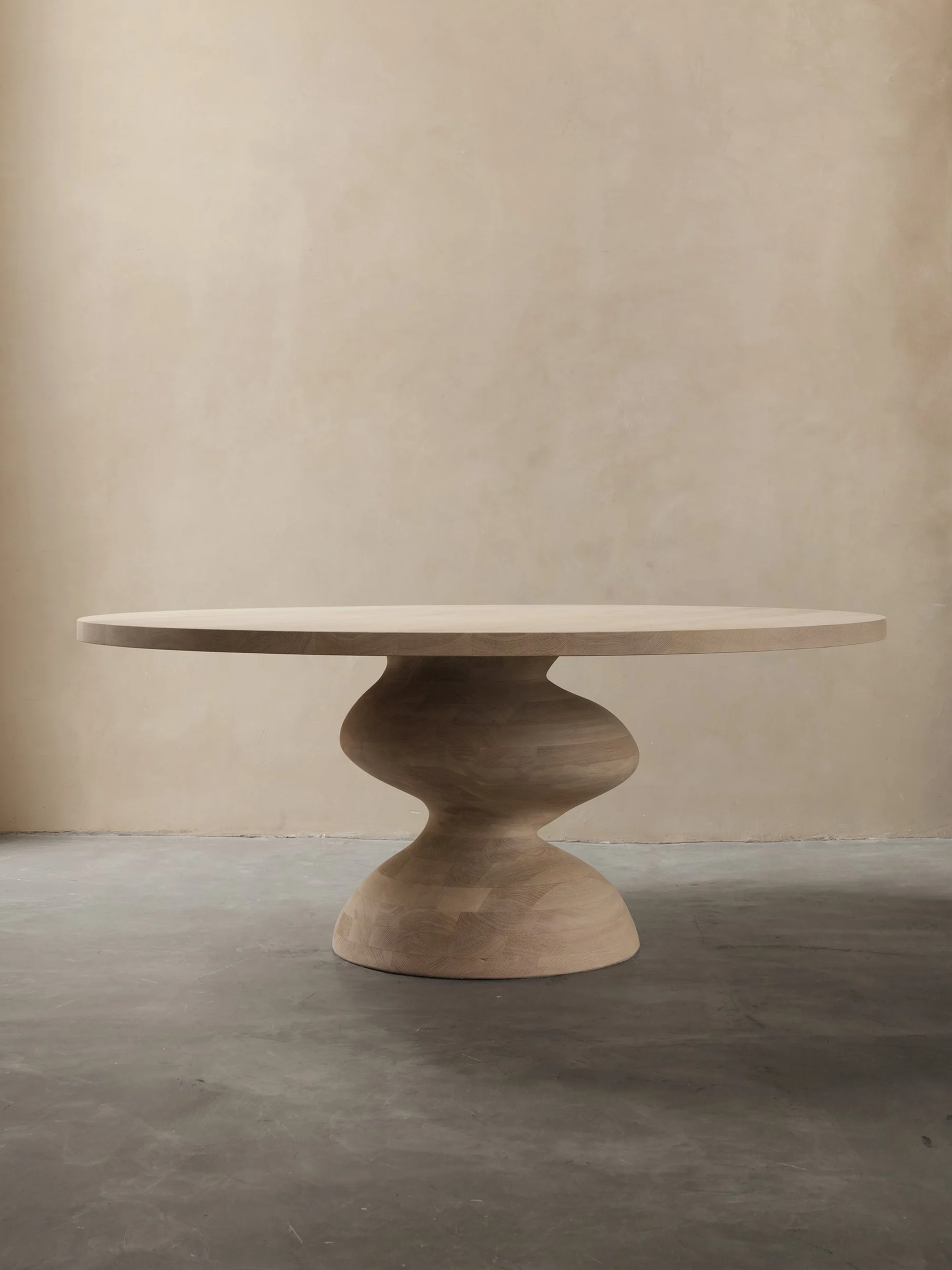 SOCLE DINING TABLE