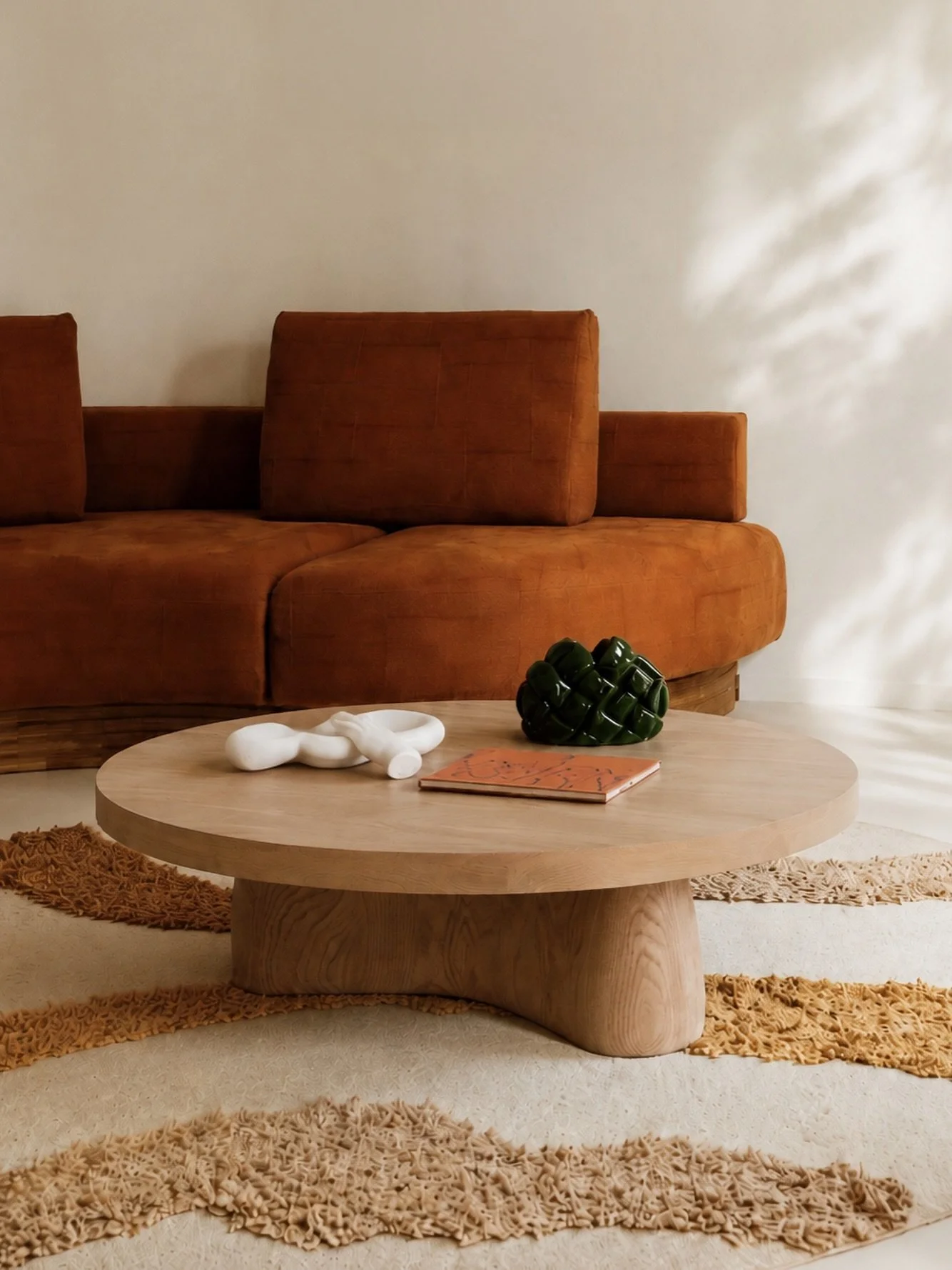 When the form is simple, stability and surface consistency become the details that matter most.

#coffeetable #customfurniture #interiordesign