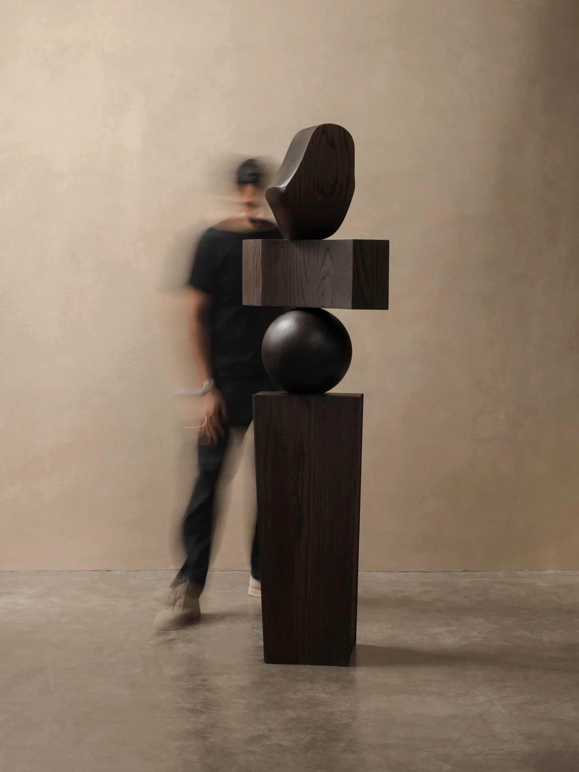 The darker palette gives Lull a heavier presence, while the softened forms keep the sculpture from becoming severe.

📸 @perlatameza 
#sculpture #furnituredesign #residentialdesign