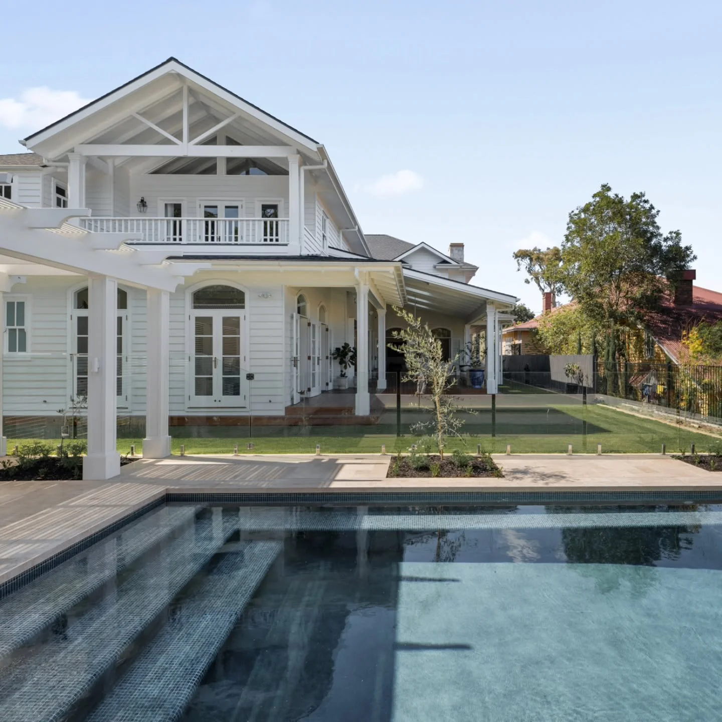 Summer is on its way!  It's almost time for swimming. A beautiful character pre-1946 new home in Newmarket with a stunning backyard.
Architect: BAASTUDIO Architecture 
Builder: @saundersbuildingcompany 
Engineer: @gdsconsultingengineers 
#brisbanehom