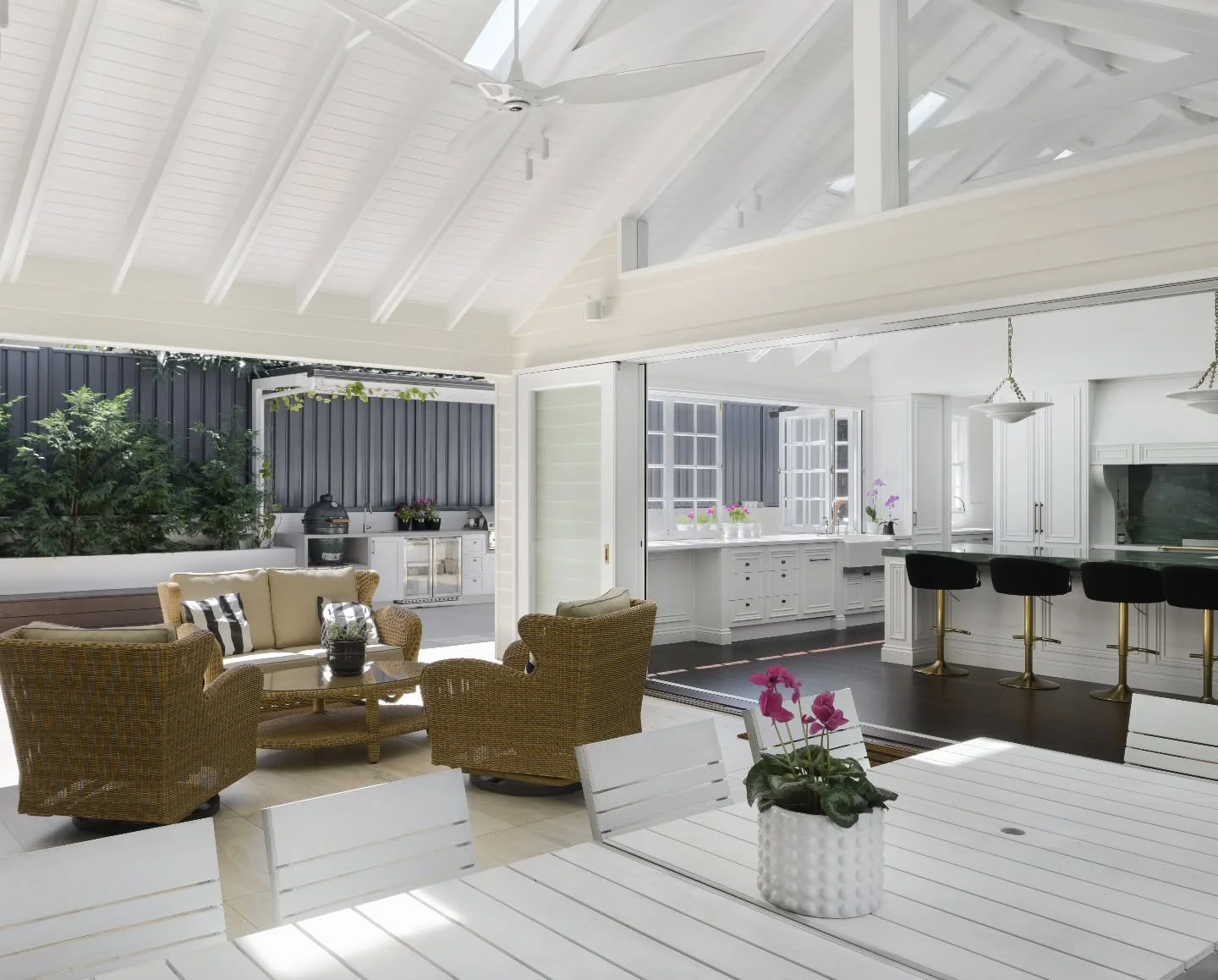 Living in a sub tropical climate like Brisbane, it's great to have an indoor-outdoor connection. Beautiful to sit outdoors on lovely winter days.
Renovation + extension at Northgate home. Stunning work again by @saundersbuildingcompany 
@gdsconsultin