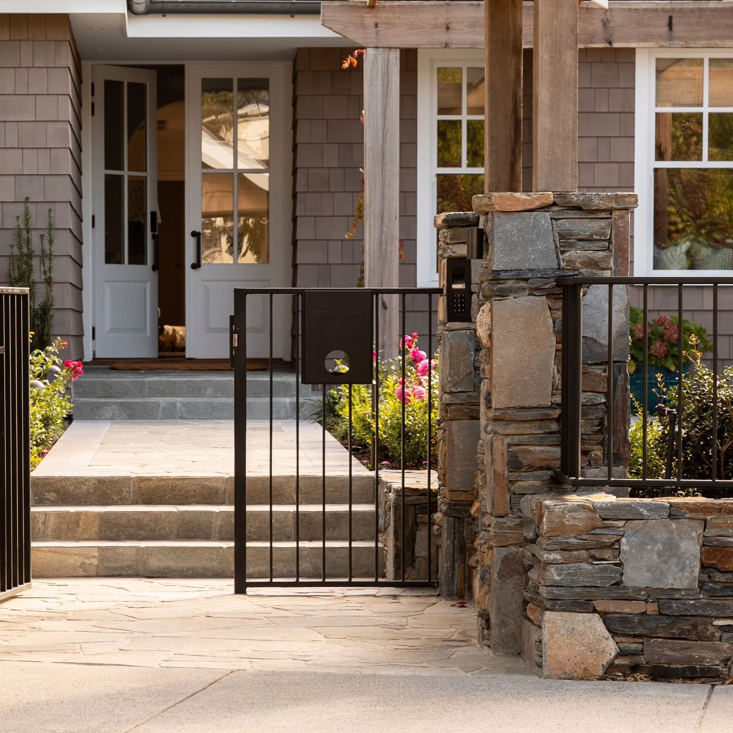 Stunning Gatehouse- Entry detail for a recently completed house renovation + extension project in Melbourne. Amazing clients + team that were part of this fantastic project. 
@duranceconstruction-builder
@baahousebaastudioarchitecture-Architect 
@mel