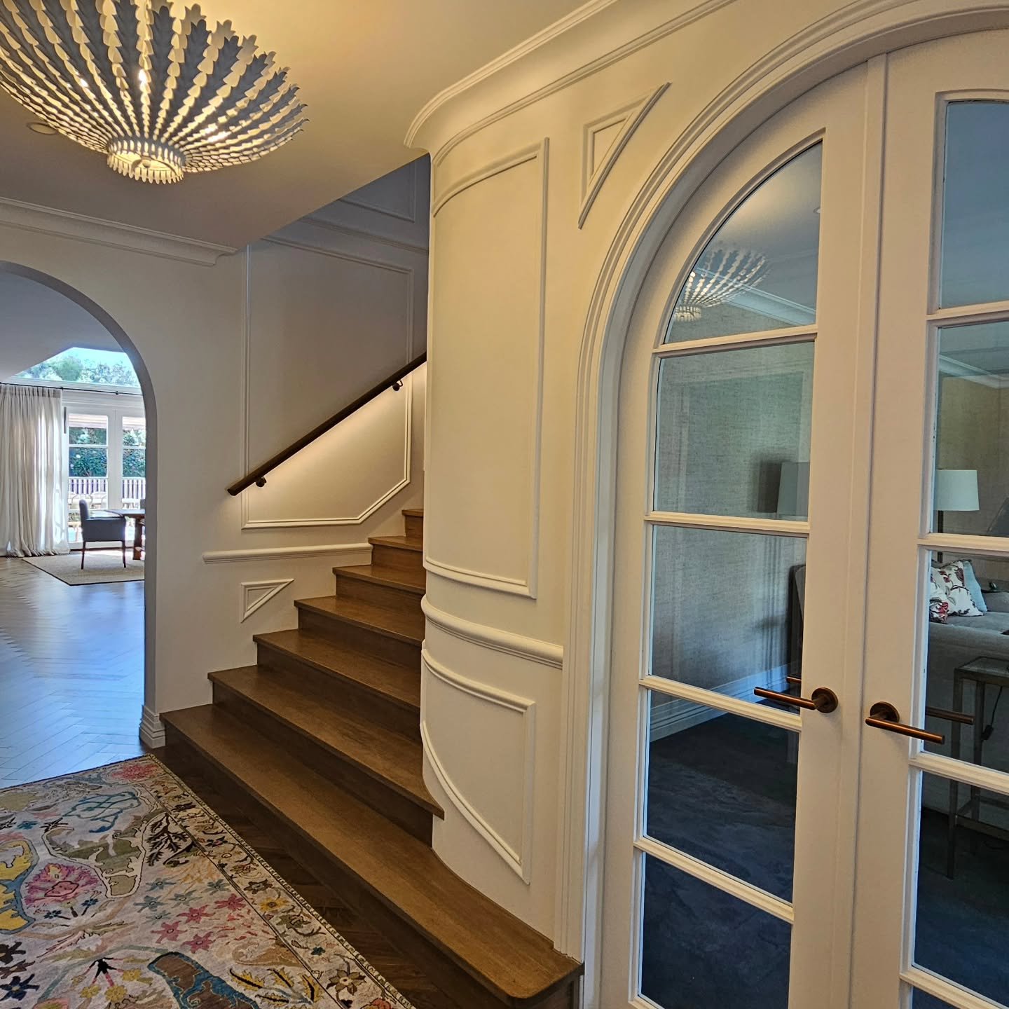 Stunning door /wall + stair detailing for a recently completed house renovation project at Beaumaris- Melbourne 
@duranceconstruction @melissabalzandesign @baahousebaastudioarchitecture 
#Melbourne #Beaumaris #renovation #home #lifestyle #design #Arc