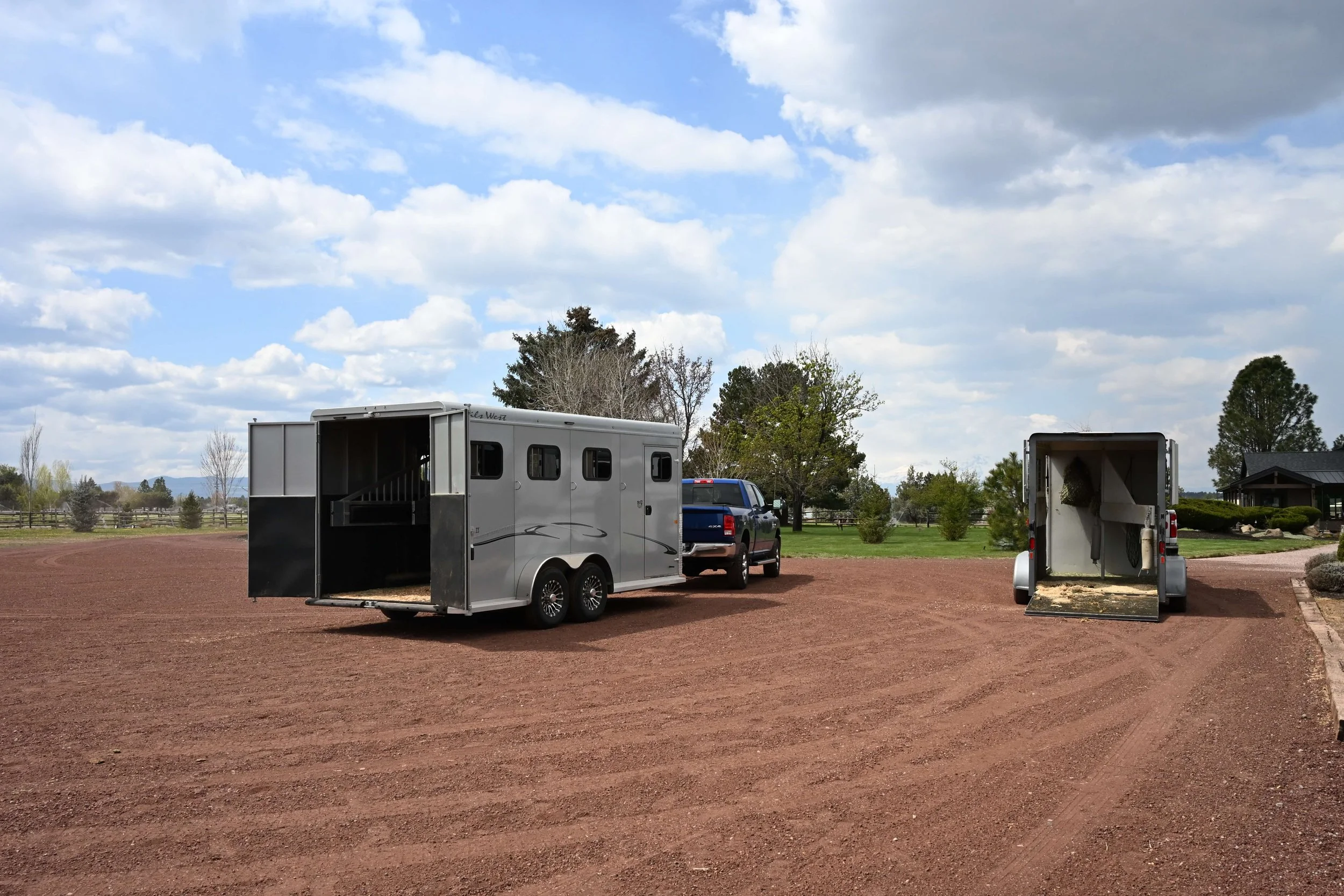 Spacious, horse trailer friendly parking