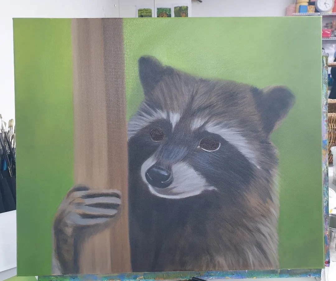 WIP Day 2 - today I focused mostly on the background and post. And added some more darks to the raccoon and a few lights around his face. Still a long way to go. But starting to take shape. I plan on him being more grey  than brown when he's finished