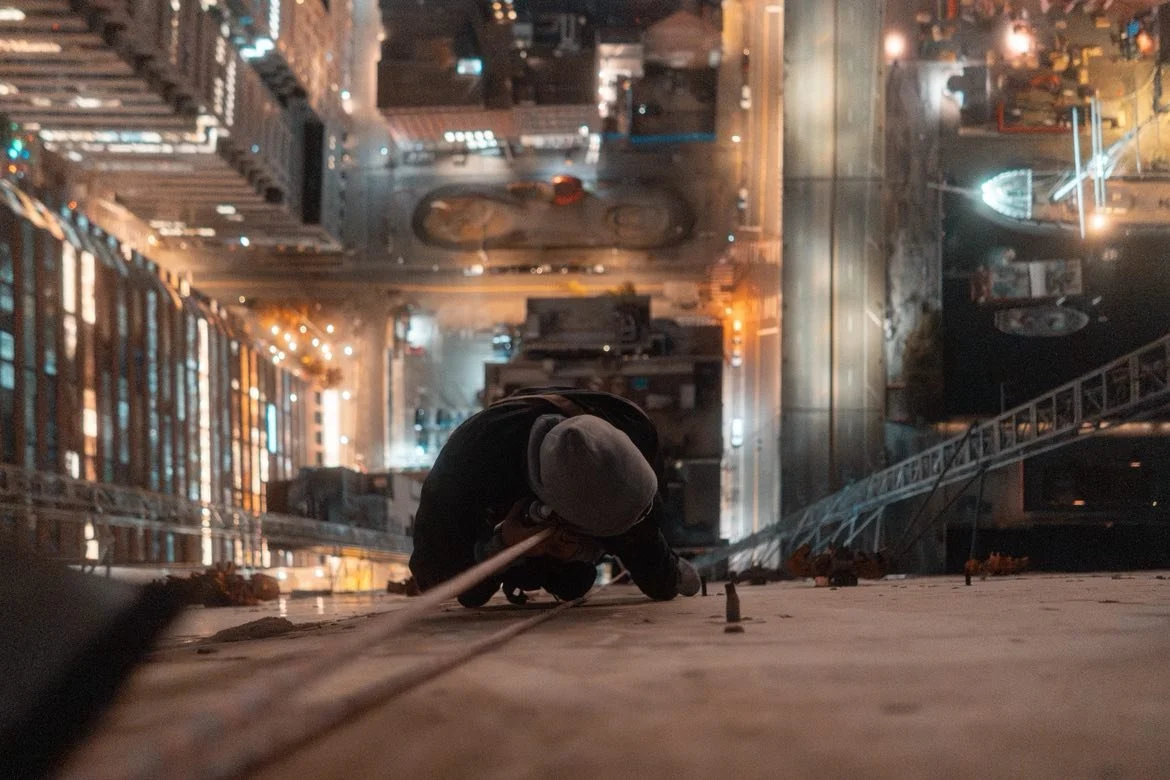 Hanging by a Thread: Inside the Death-Defying World of Rappel Graffiti