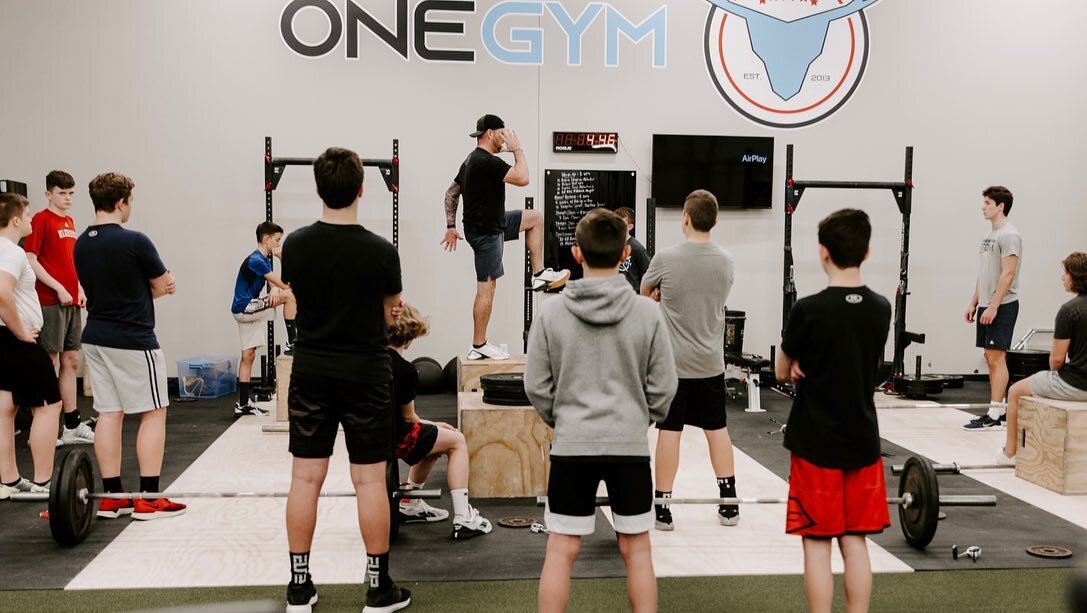 TRAIN FOR YOUR PERFORMANCE at @onegymelkhorn !

🚨SIGN UP THIS WEEK! 

Last chance to get signed up before OG Power starts our STRENGTH/POWER/SPEED phase for the Summer! 

🔵Build speed, strength, and agility.

🔵Develop better on field/court perform