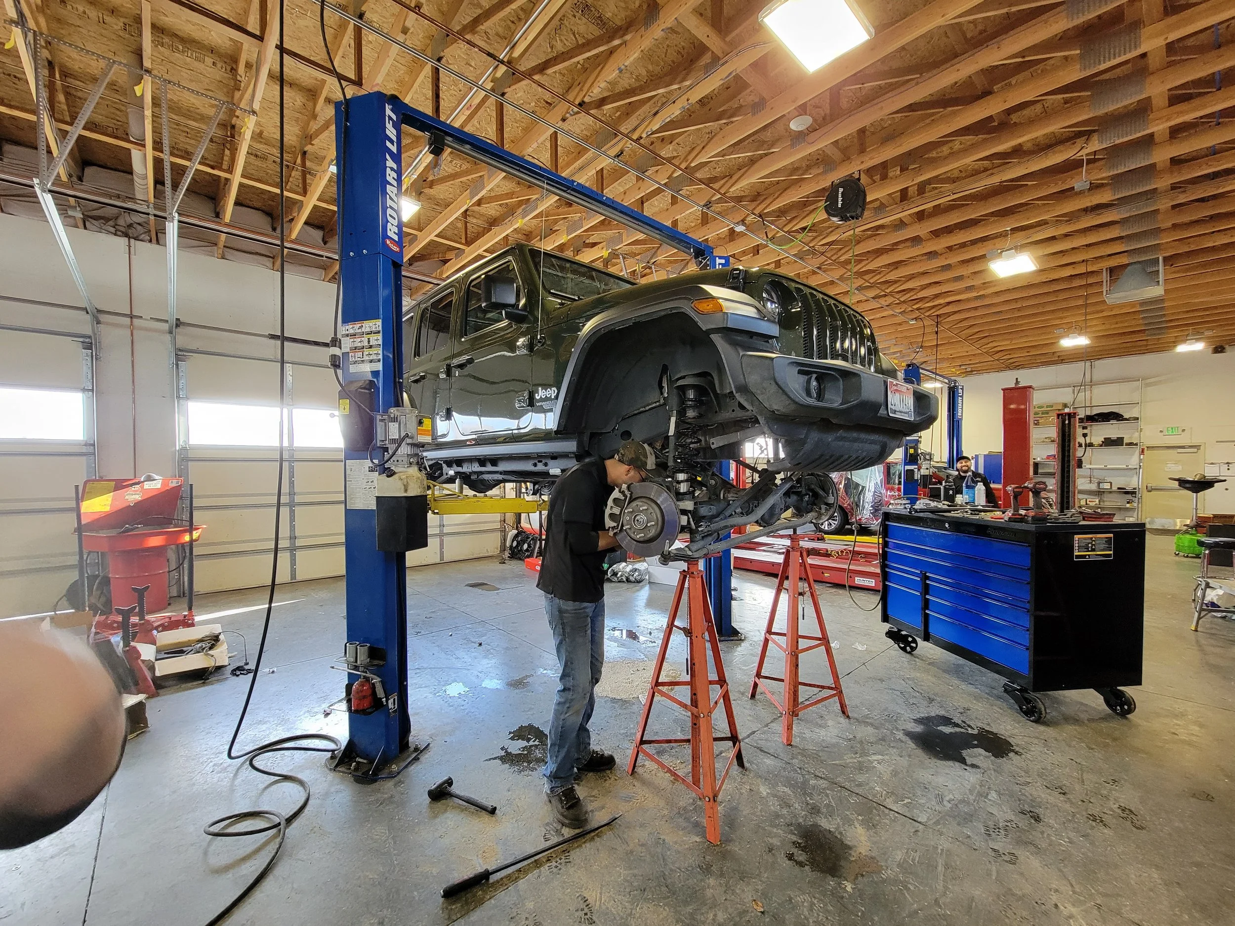 Quality Alignment and Mechanical located in Nampa Idaho specializes in complete suspension repair. Shocks, Struts, tierods, lift kits, air ride suspension, and everything else dealing with independent and suspension and solid front and rear axels.