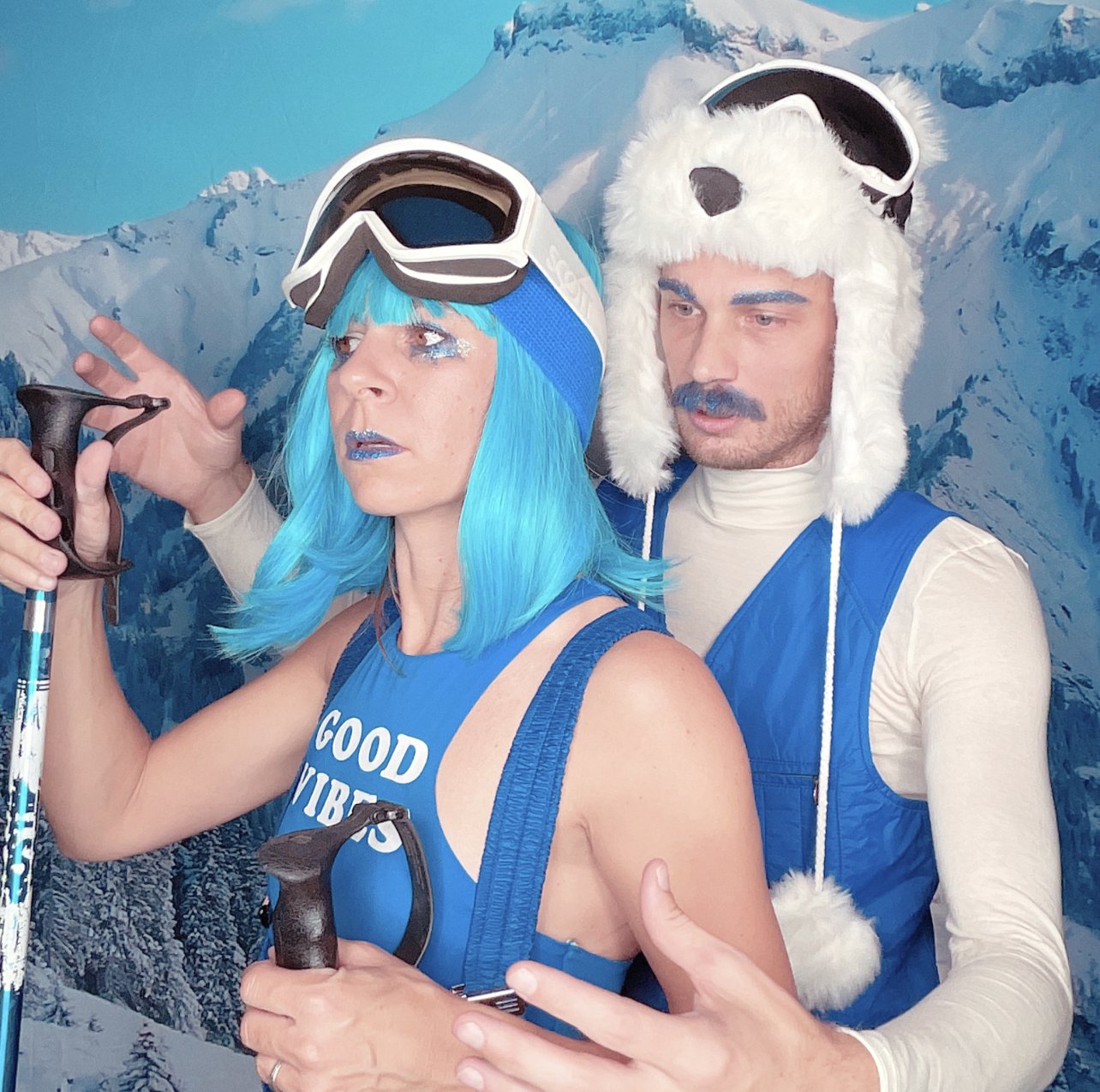 Apres Ski Photo Booth Rental For Winter Wonderland Themed Holiday Parties —  MISGIF Photo Booths