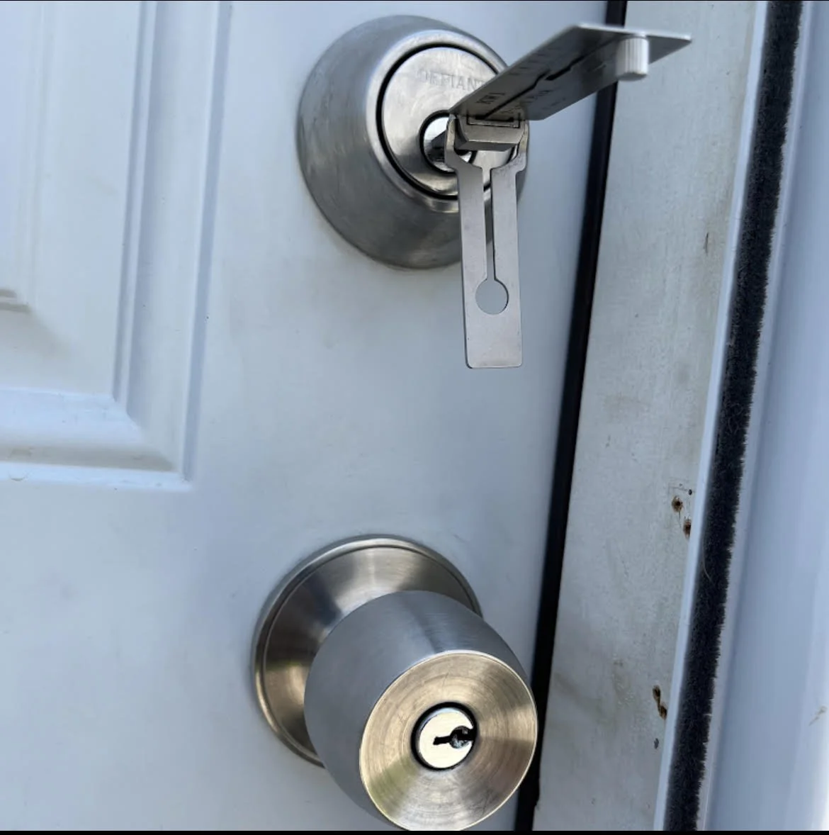 residential lockout service in lakewood ohio by vesta lock and key