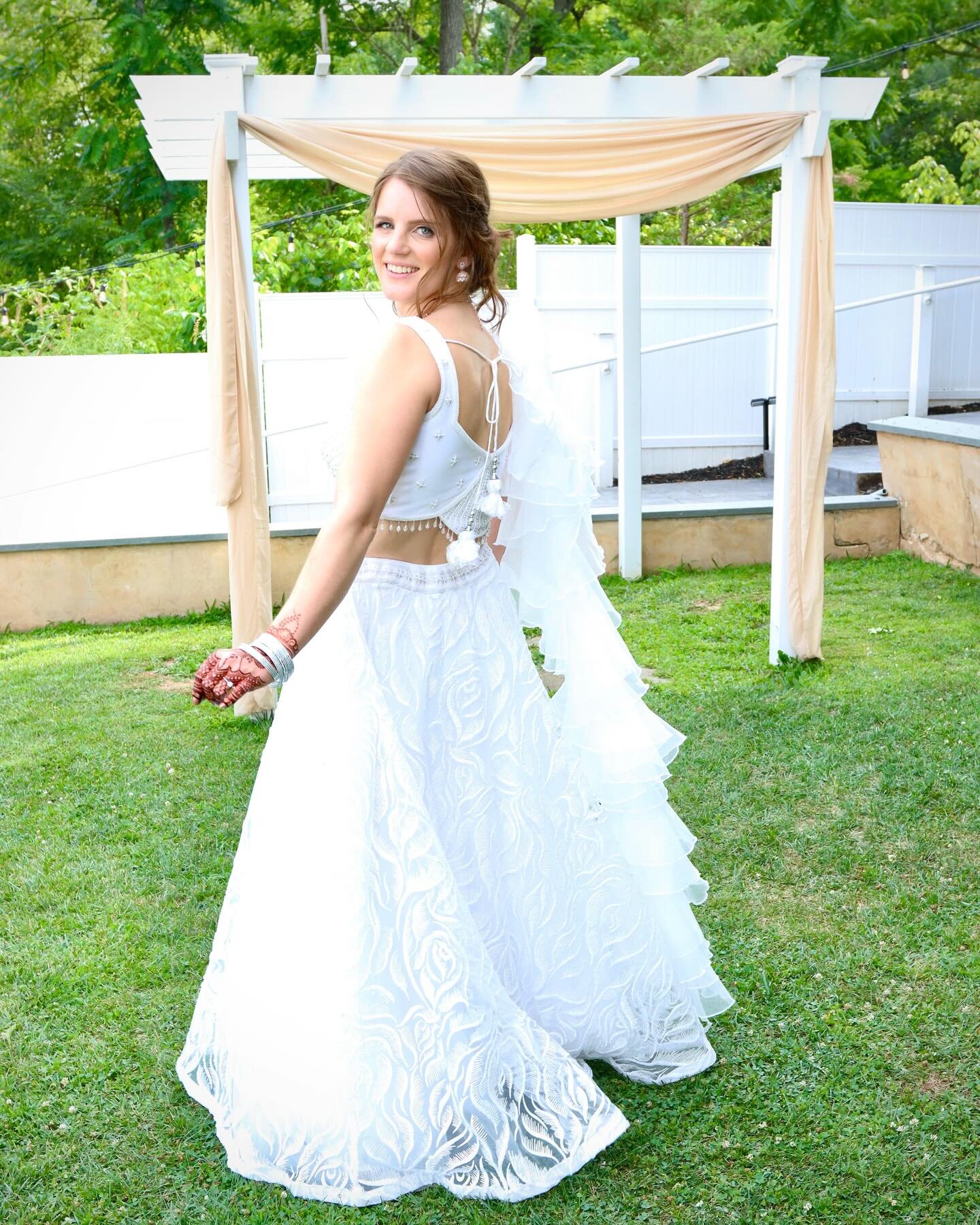 Love shines brightest at Milton Ridge. 💖 

#bridegoals #miltonridge #wedding #marylandwedding #mdwedding #dmvweddings #marylandweddingvenue #mdweddings #marylandweddingplanner #marylandweddingphotographer #weddingphotography #outdoorwedding #springw