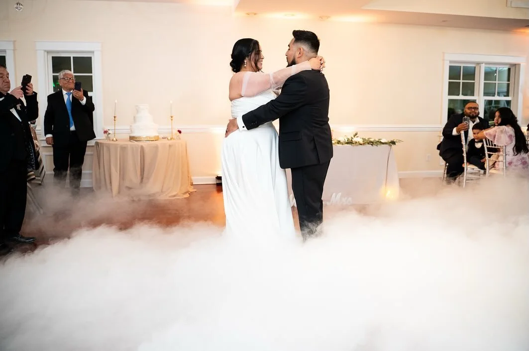 When the moment deserves clouds beneath your feet ✨ Low-lying fog made with dry ice.
&bull;
&bull;
#wedding #marylandwedding #weddinginspiration #marylandweddingvenue #dmvweddings